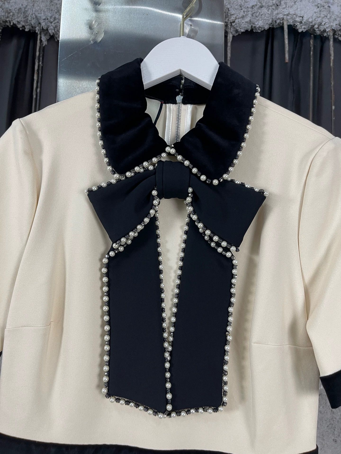 Gucci Gucci Women's Pearl Embellished Dress Size M (New) Size M / US 6-8 / IT 42-44 - 5 Thumbnail
