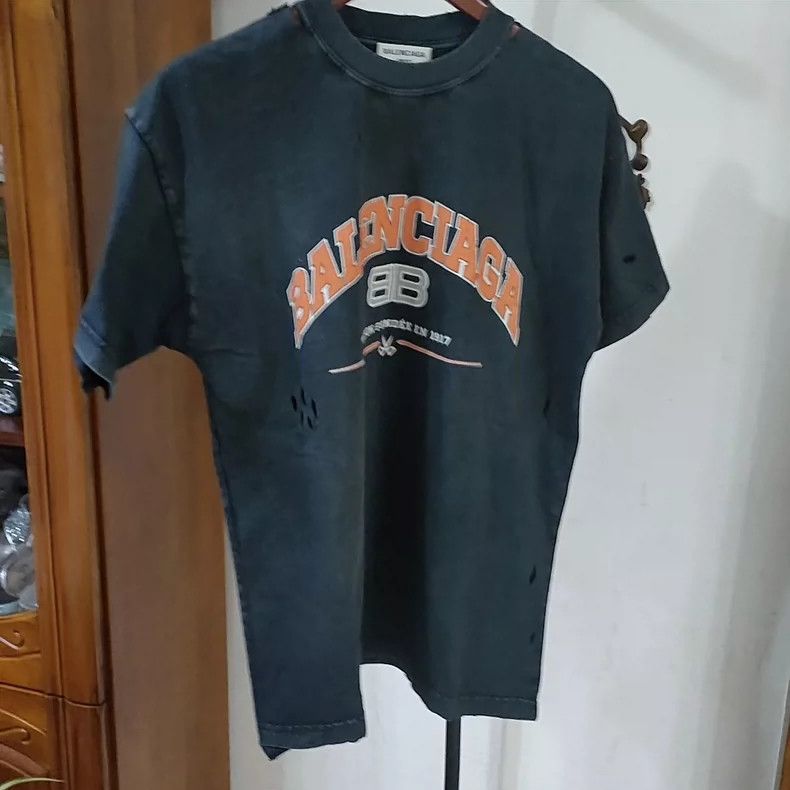 Balenciaga Short Sleeve T-Shirt XS Size