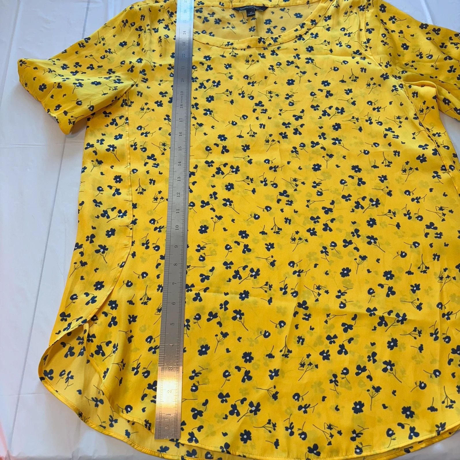 Banana Republic Banana Republic Short Sleeve Scoop Neck Yellow size M Size M / US 6-8 / IT 42-44 - 8 Thumbnail