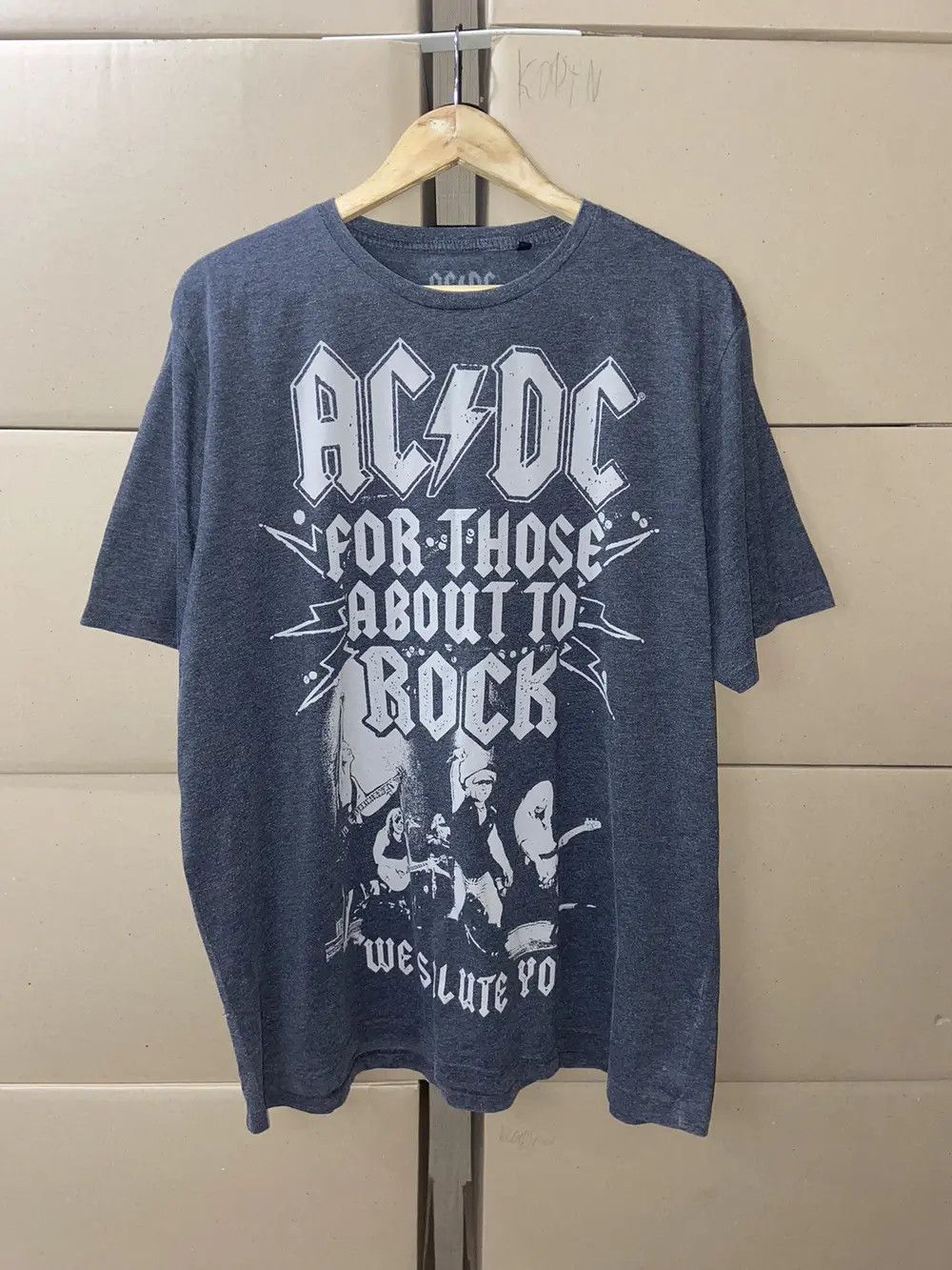 Band Tees VINTAGE AC/DC FOR THOSE ABOUT TO ROCK WE SALUTE TEE T SHIRT Size US XXL / EU 58 / 5 - 1 Thumbnail