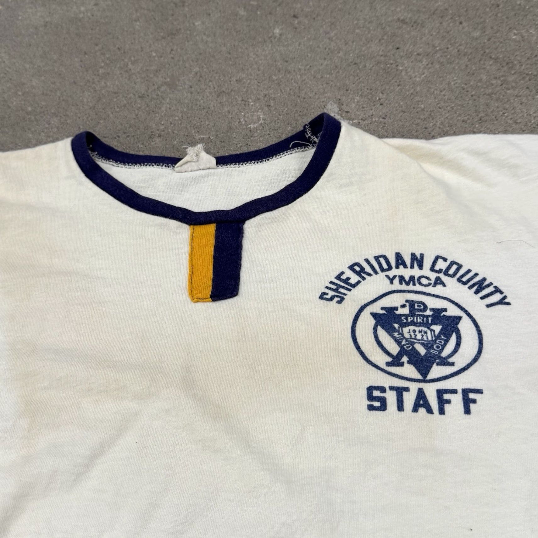 Champion VINTAGE Champion Running Man T-Shirt Men Large White