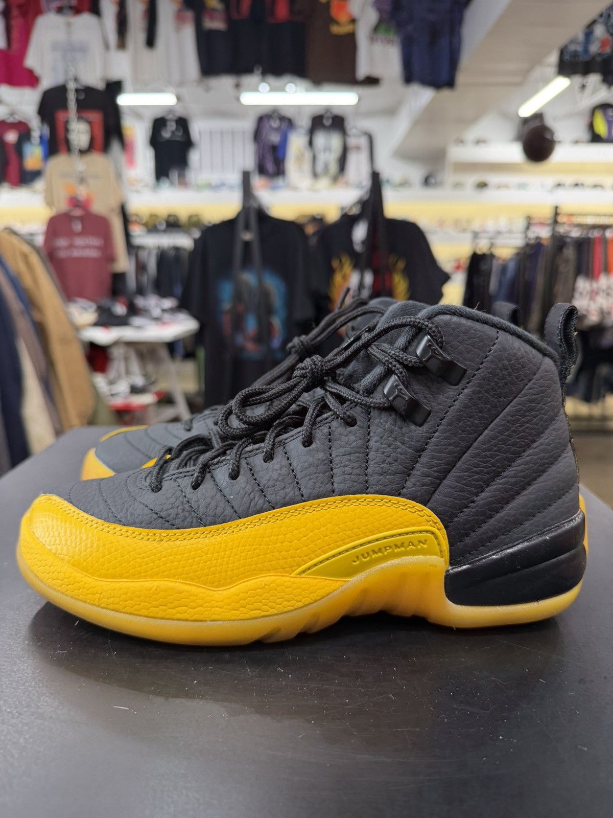 Jordan Brand Air Jordan 12 Black University Gold Size 4Y (2020) Size US 5 / EU 37 - 7 Thumbnail