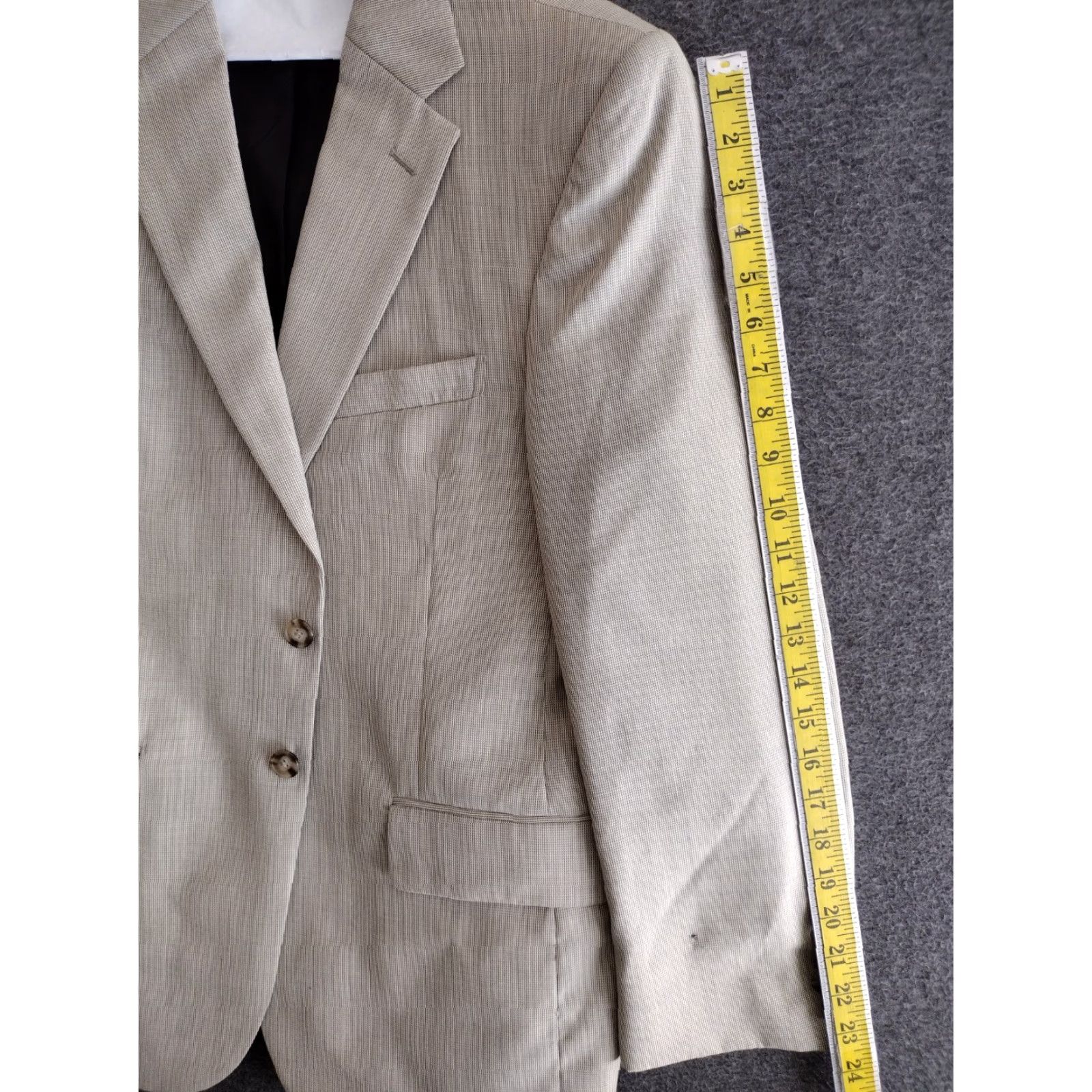 Jos. A. Bank Jos. A. Bank Traveler 2 Button Size 36 Blazer Tailored Fit Men Regular Wool Blazer Solid Light 36s 2-Button Notch Lapel xxs 90s? Size 36R - 5 Thumbnail