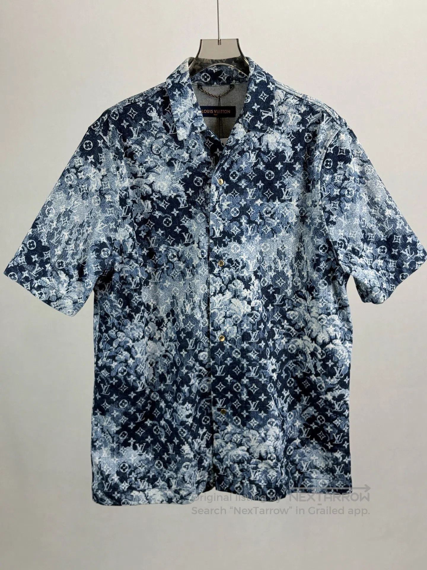 Louis Vuitton Louis Vuitton LV Logo Denim Short Sleeve Shirt. Size US L / EU 52-54 / 3 - 1 Thumbnail