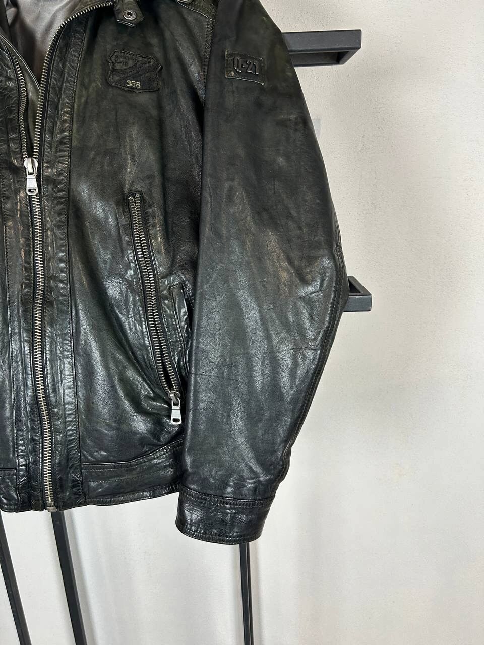 Vintage Vintage Black Leather Jacket Heavy Zipper Distressed Y2K Size US M / EU 48-50 / 2 - 4 Thumbnail