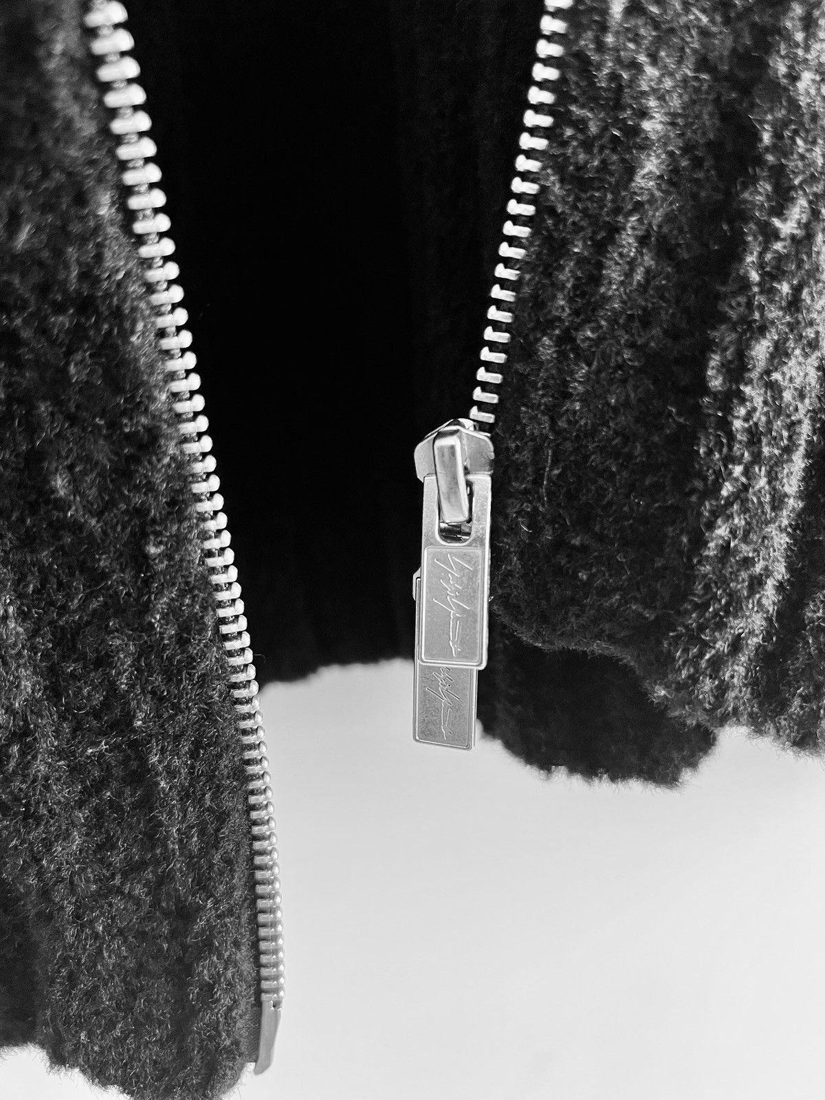 Yohji Yamamoto Yohji Yamamoto Pour Homme - Double-Zip Sleeveless Knit Vest Size US L / EU 52-54 / 3 - 11 Thumbnail