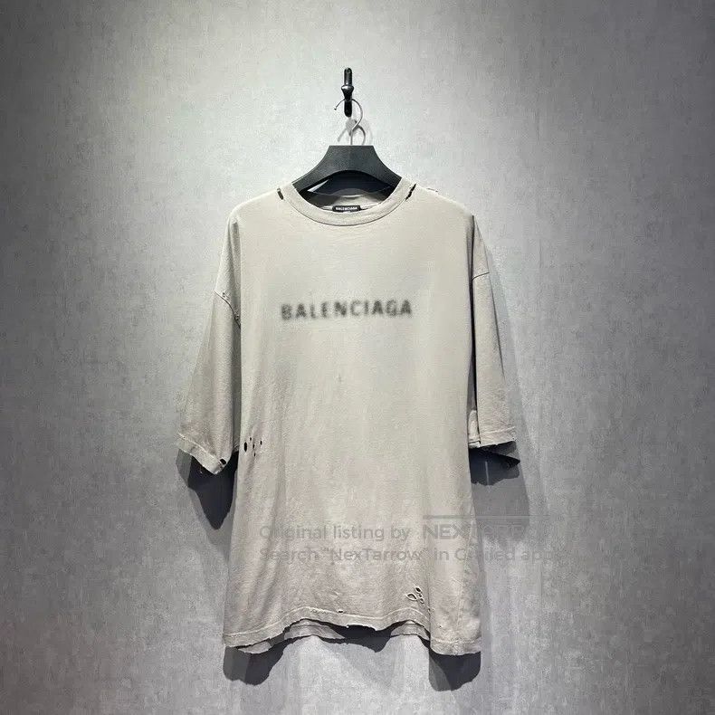 Balenciaga Balenciaga Blurred logo printed distressed short-sleeved T Size US XXS / EU 40 - 1 Thumbnail