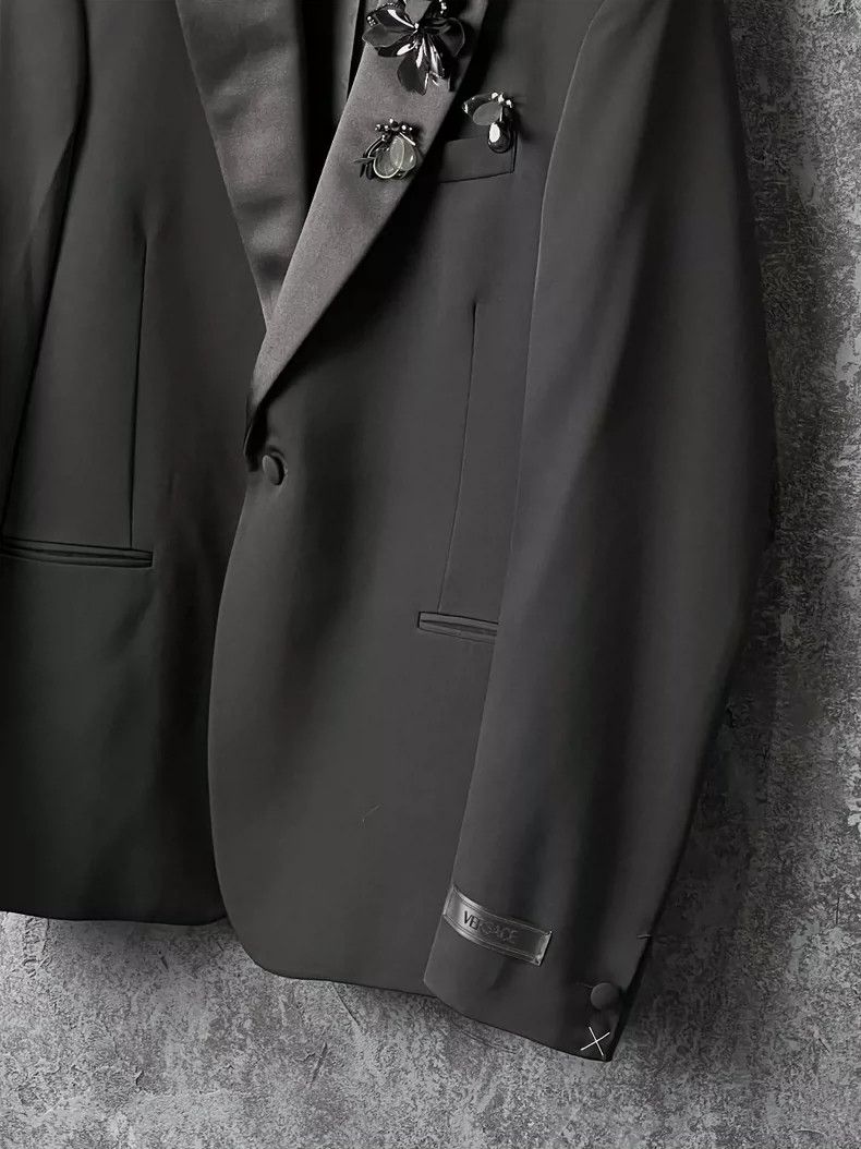 Versace Versace Black wool beaded design suit Size US M / EU 48-50 / 2 - 4 Thumbnail