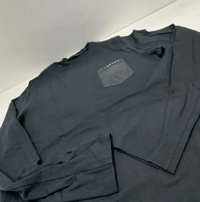 Prada Prada Long Sleeve T-shirt Size US M / EU 48-50 / 2 - 7 Thumbnail