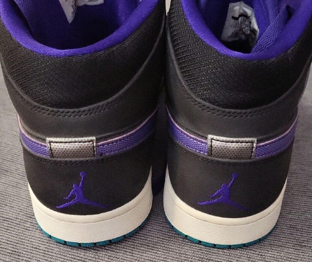 Nike Nike 2012 Air Jordan 1 Mid Grape Retro Size US 11 / EU 44 - 8 Thumbnail