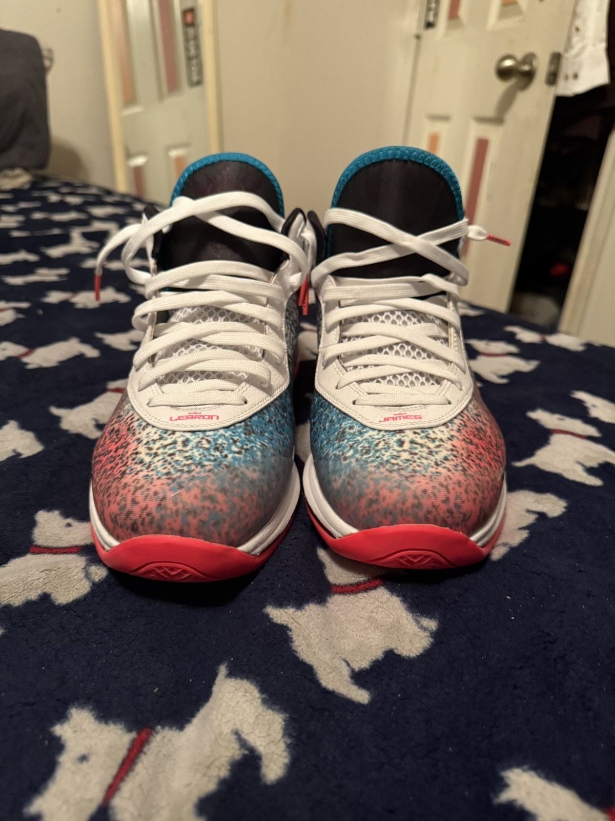 Nike Lebron 9 low Miami nights Size US 12 / EU 45 - 3 Thumbnail