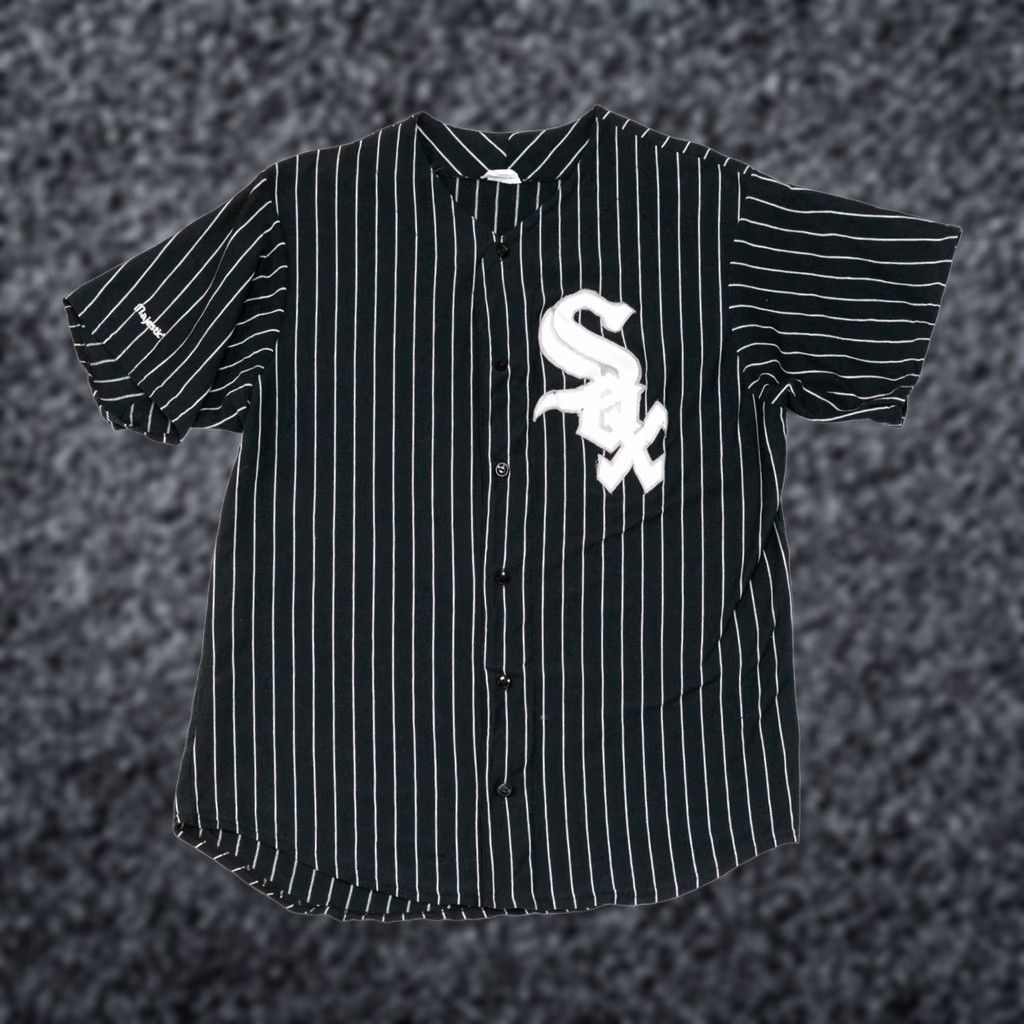 Vintage VINTAGE Majestic Chicago White Sox Practice Jersey Shirt XL Black Pinstripe 90s MLB Logo Embroidered Mens Size US XL / EU 56 / 4 - 1 Thumbnail