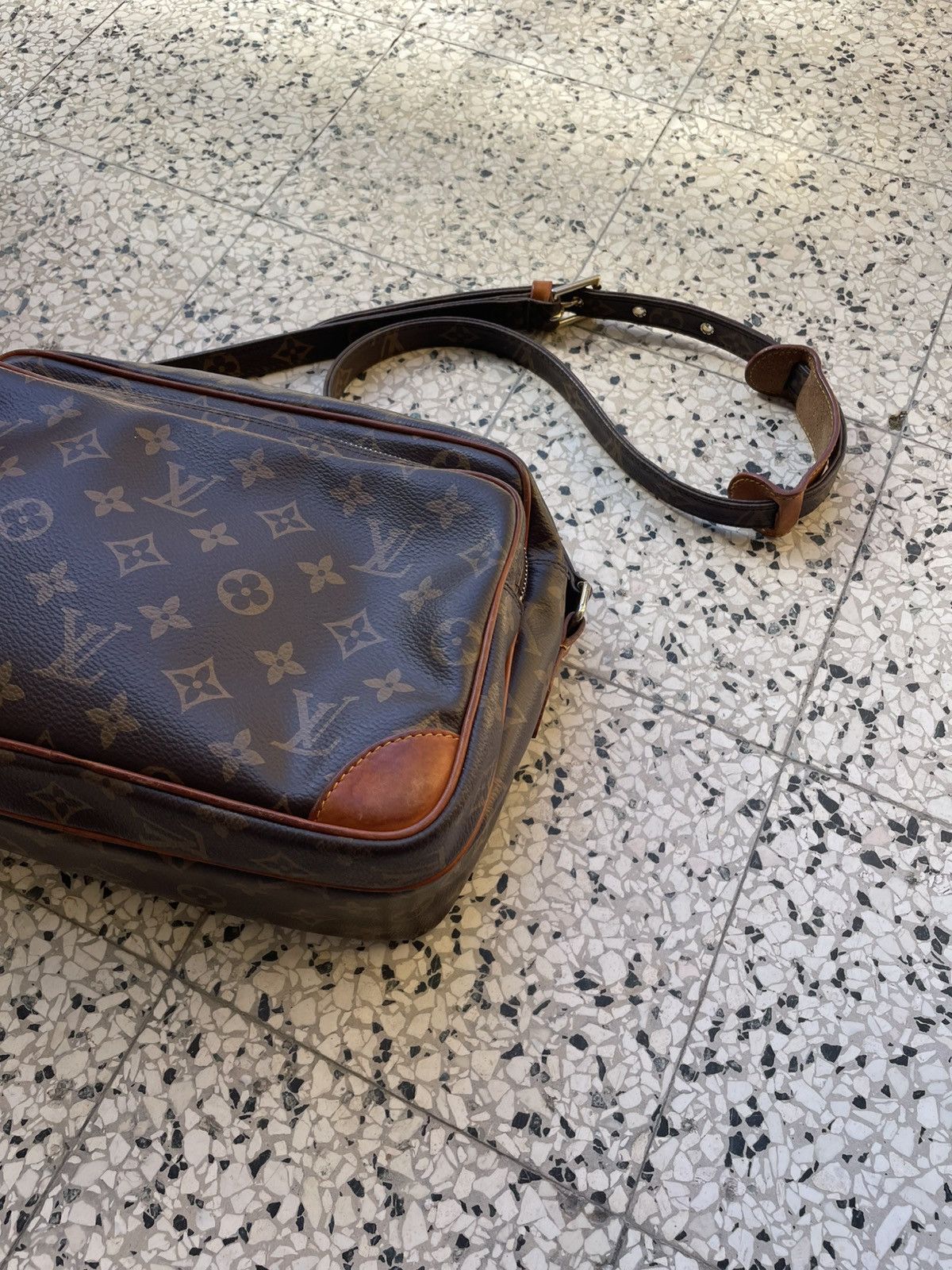 Louis Vuitton LOUIS VUITTON Nile leather crossbody bag Size ONE SIZE - 2 Thumbnail