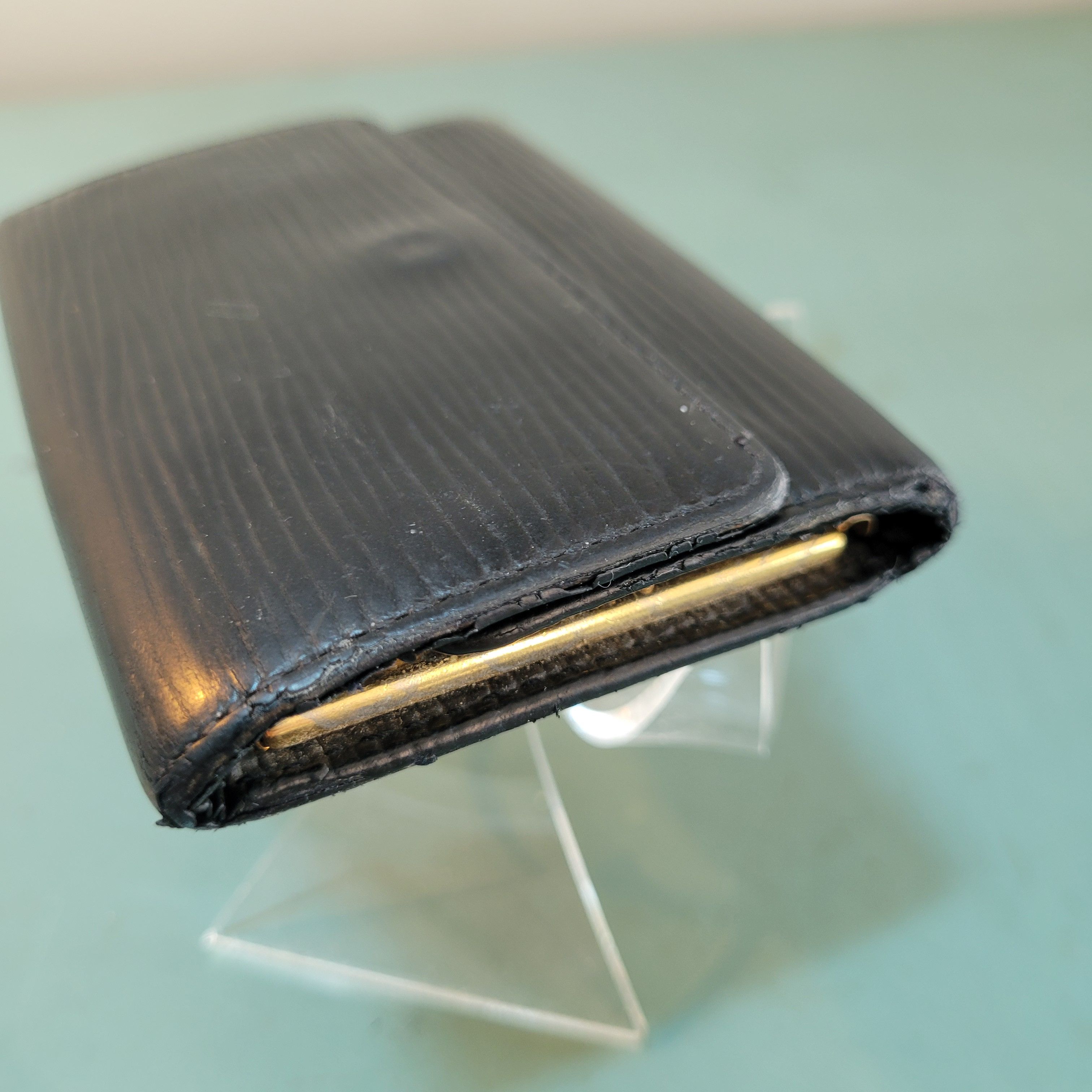 Louis Vuitton Louis Vuitton Black Epi Leather Key Holder Key Case 6 Keys Size ONE SIZE - 4 Thumbnail