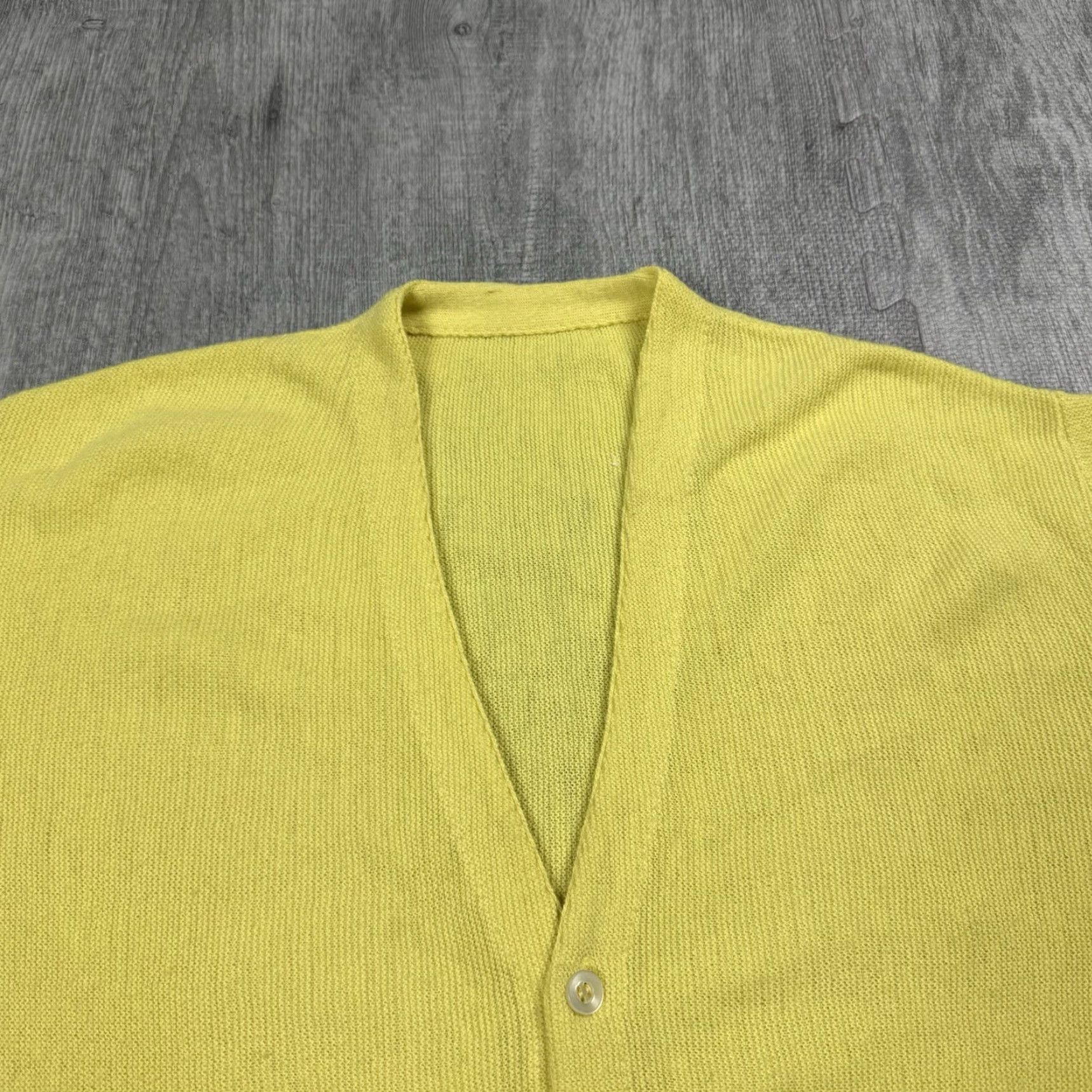Vintage VINTAGE TRUE VINTAGE 70s YELLOW KNIT CARDIGAN WOOL BLEND PREPPY GRANDPA BUTTON MENS L Size US L / EU 52-54 / 3 - 2 Thumbnail