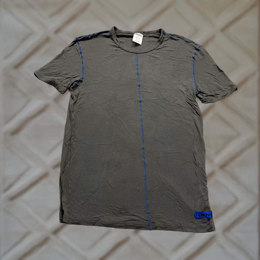 DKNY VINTAGE DKNY T-Shirt Womens Small Short Sleeve Crew Neck Casual Basic Top Gray 90s Mens Size S / US 4 / IT 40 - 1 Thumbnail