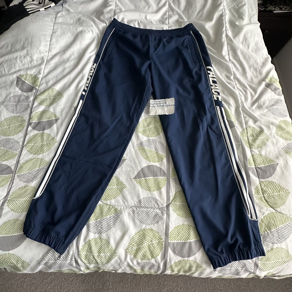 Adidas × Palace Track Pants size L Size US 36 / EU 52 - 2 Thumbnail