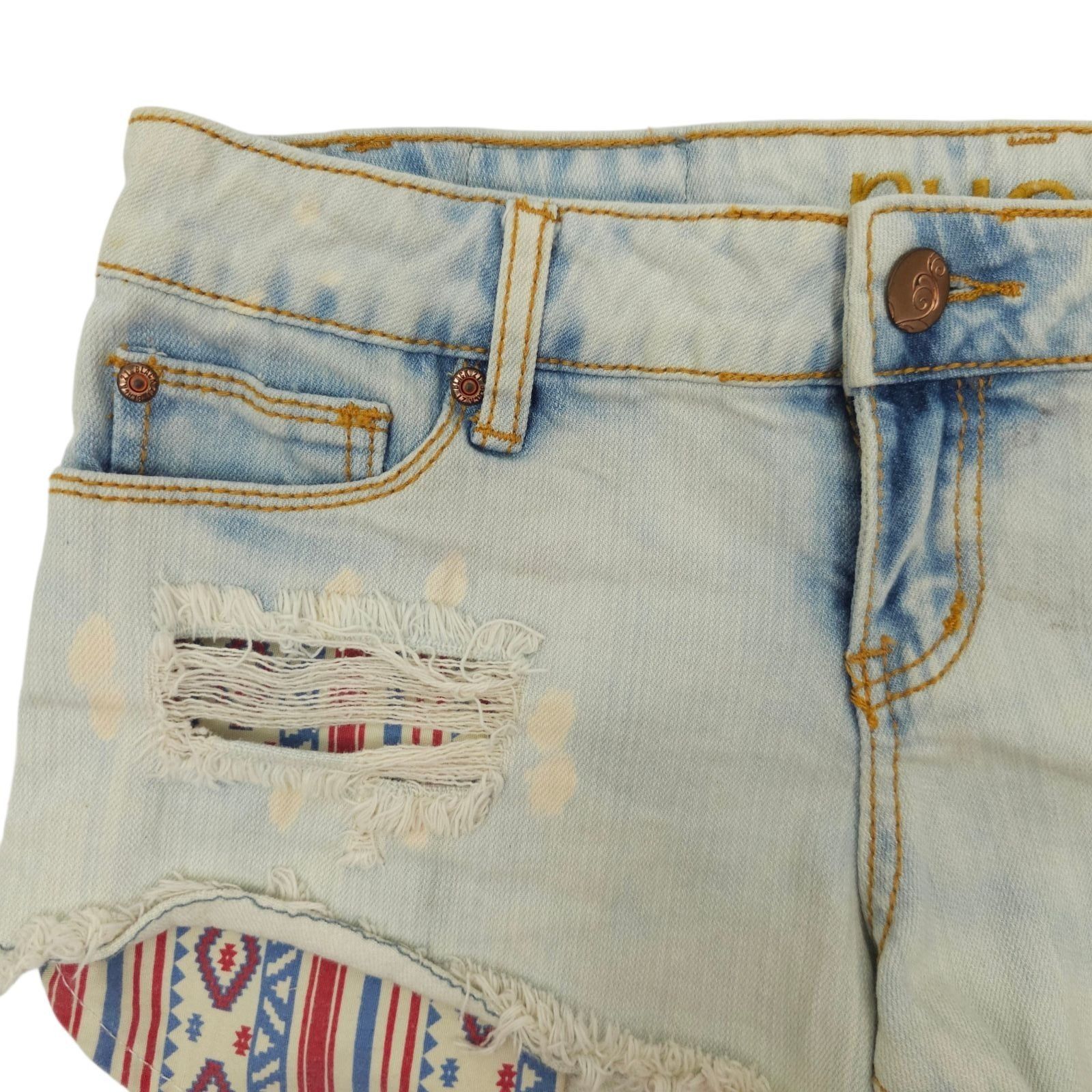 rue21 rue21 Denim Cutoff Shorts 7/8 Light Wash Distressed Aztec Bo Size 32" / US 10 / IT 46 - 10 Thumbnail