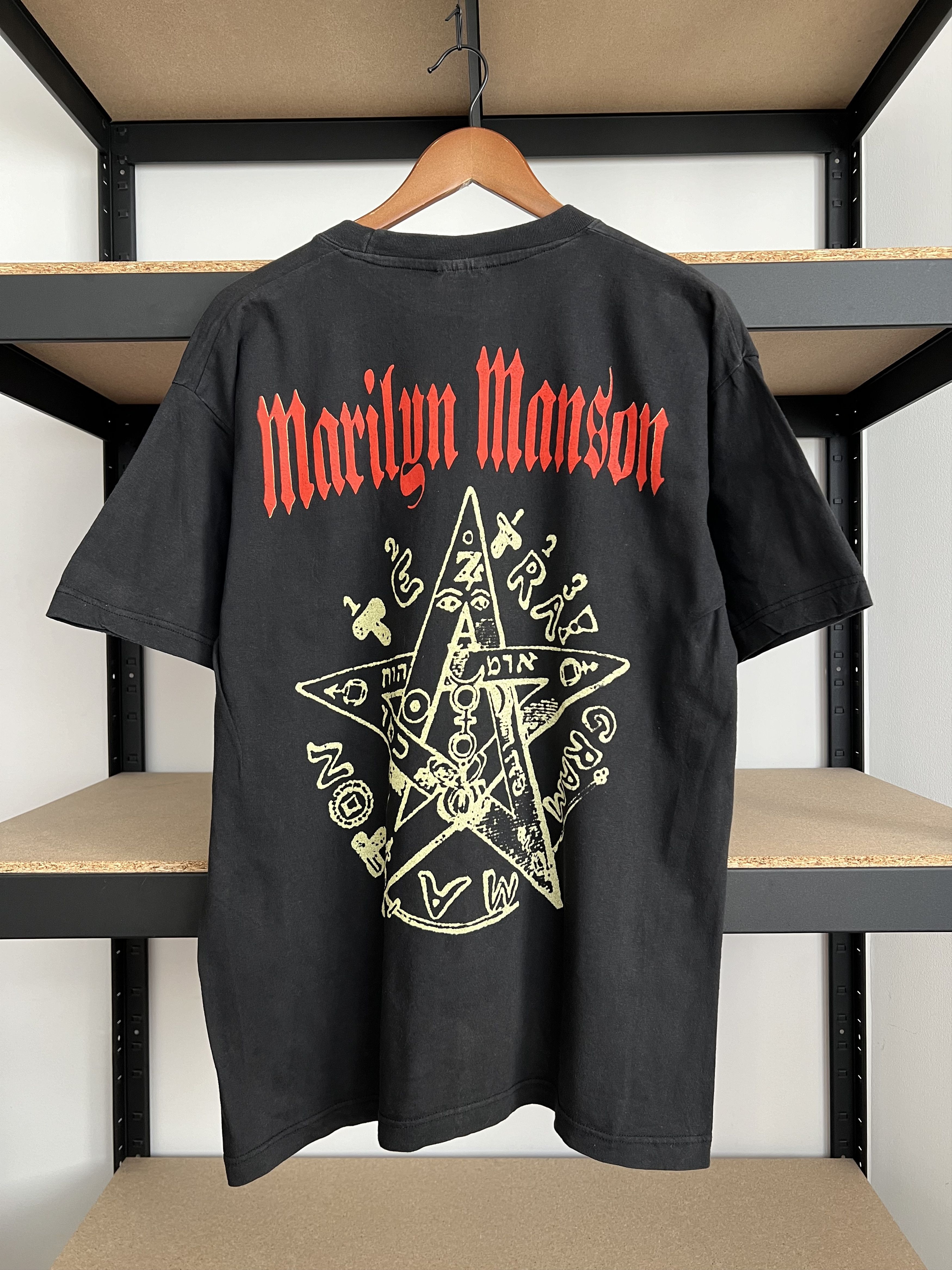 Band Tees Vintage 90s Marilyn Manson Rock Band Black T-shirt Size US L / EU 52-54 / 3 - 2 Thumbnail