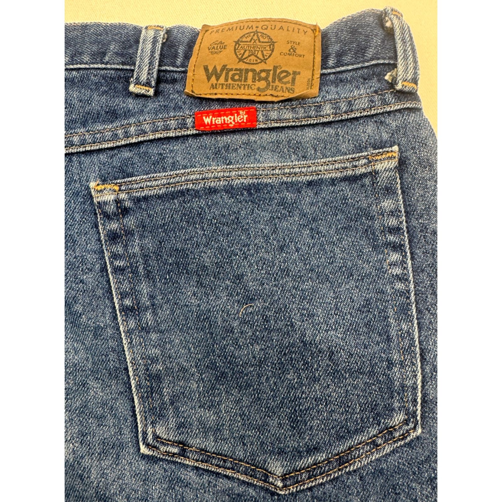 Wrangler Wrangler Jeans Mens 44x30 Blue Premium Quality 5-Pocket Denim Relaxed Straight 2325 Size US 44 / EU 60 - 4 Thumbnail