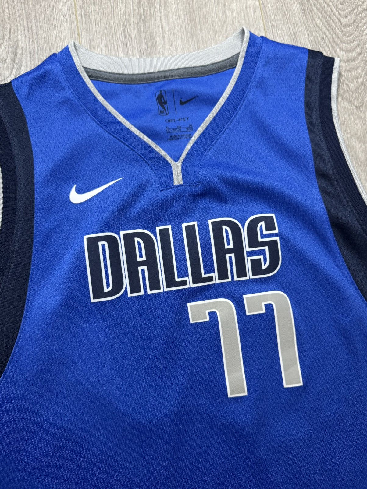 NBA × Nike Luka Doncic Dallas Mavericks Icon Swingman Jersey Youth XL Size US S / EU 44-46 / 1 - 3 Thumbnail