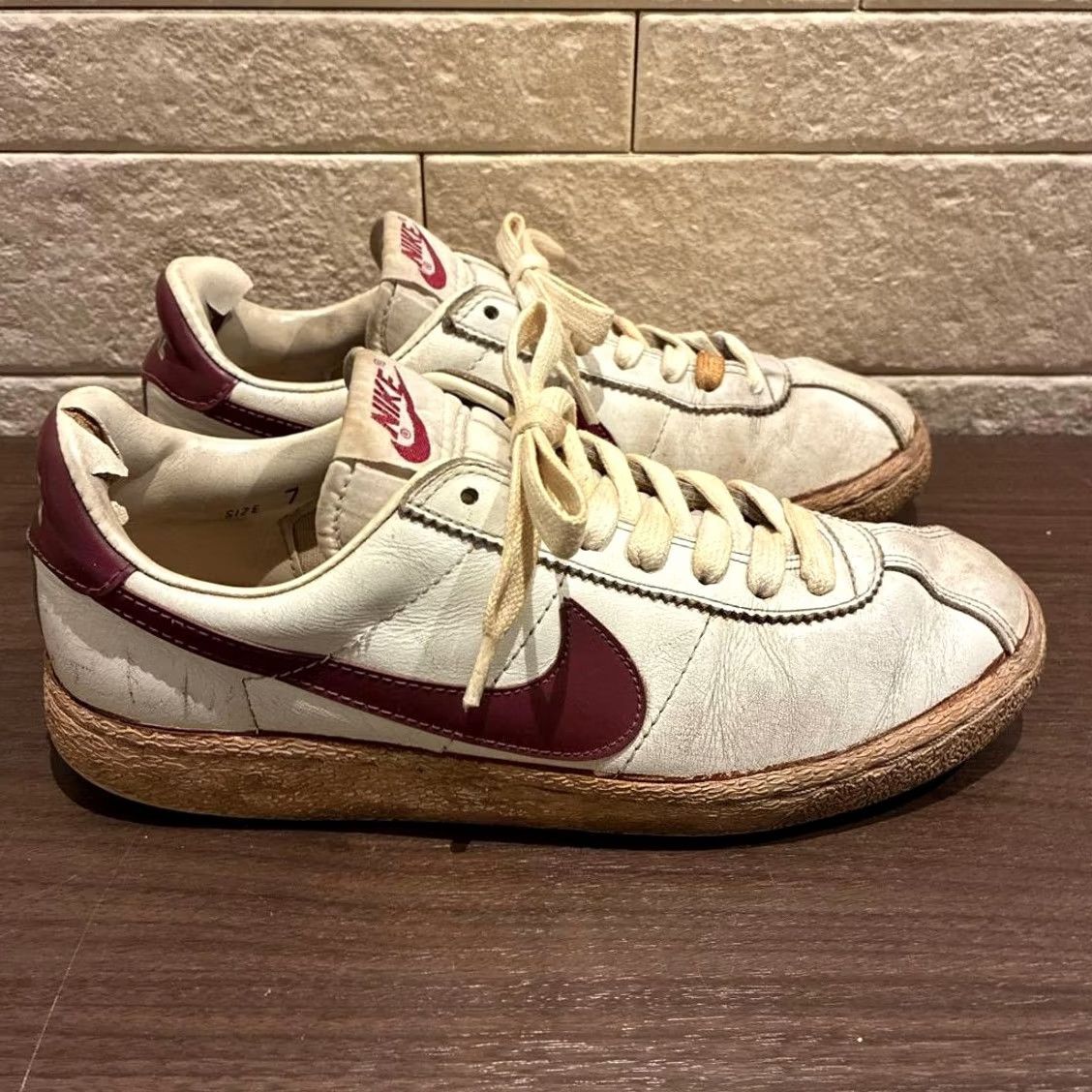 Nike Nike Bruin Leather 1983 White Red US7 Vintage Sneakers - Retired Size US 7 / EU 40 - 4 Thumbnail