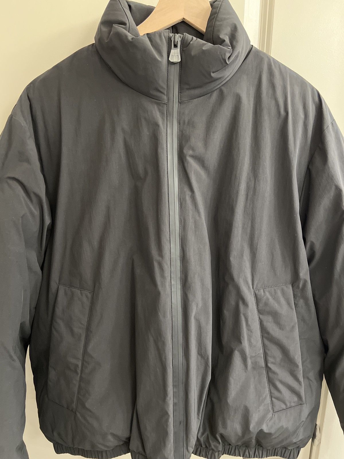 Burberry Black Puffer Jacket size Large
