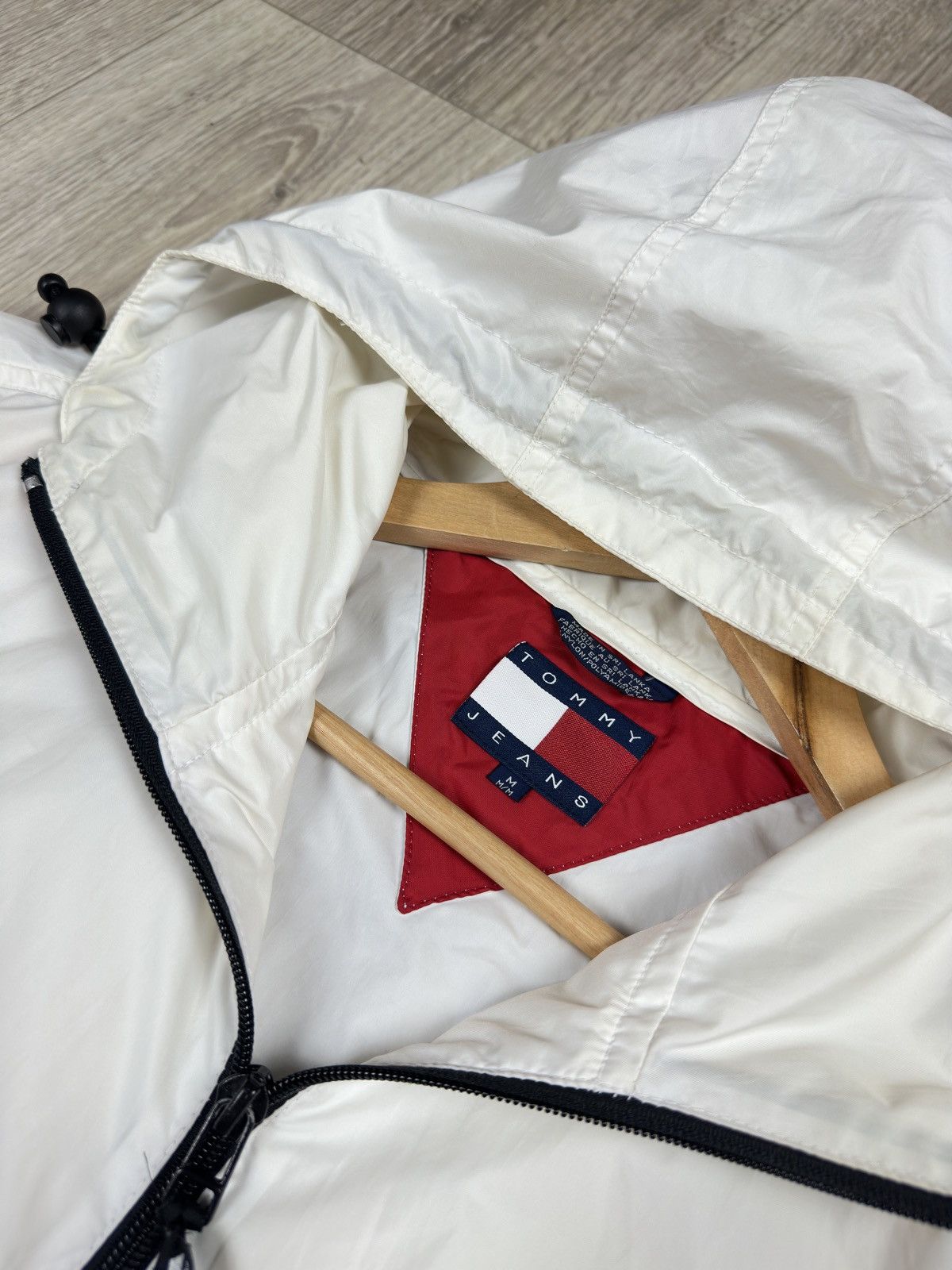 Tommy Hilfiger Vintage Tommy Hilfiger Jeans Logo Nylon Windbreaker Jacket Size US M / EU 48-50 / 2 - 8 Thumbnail