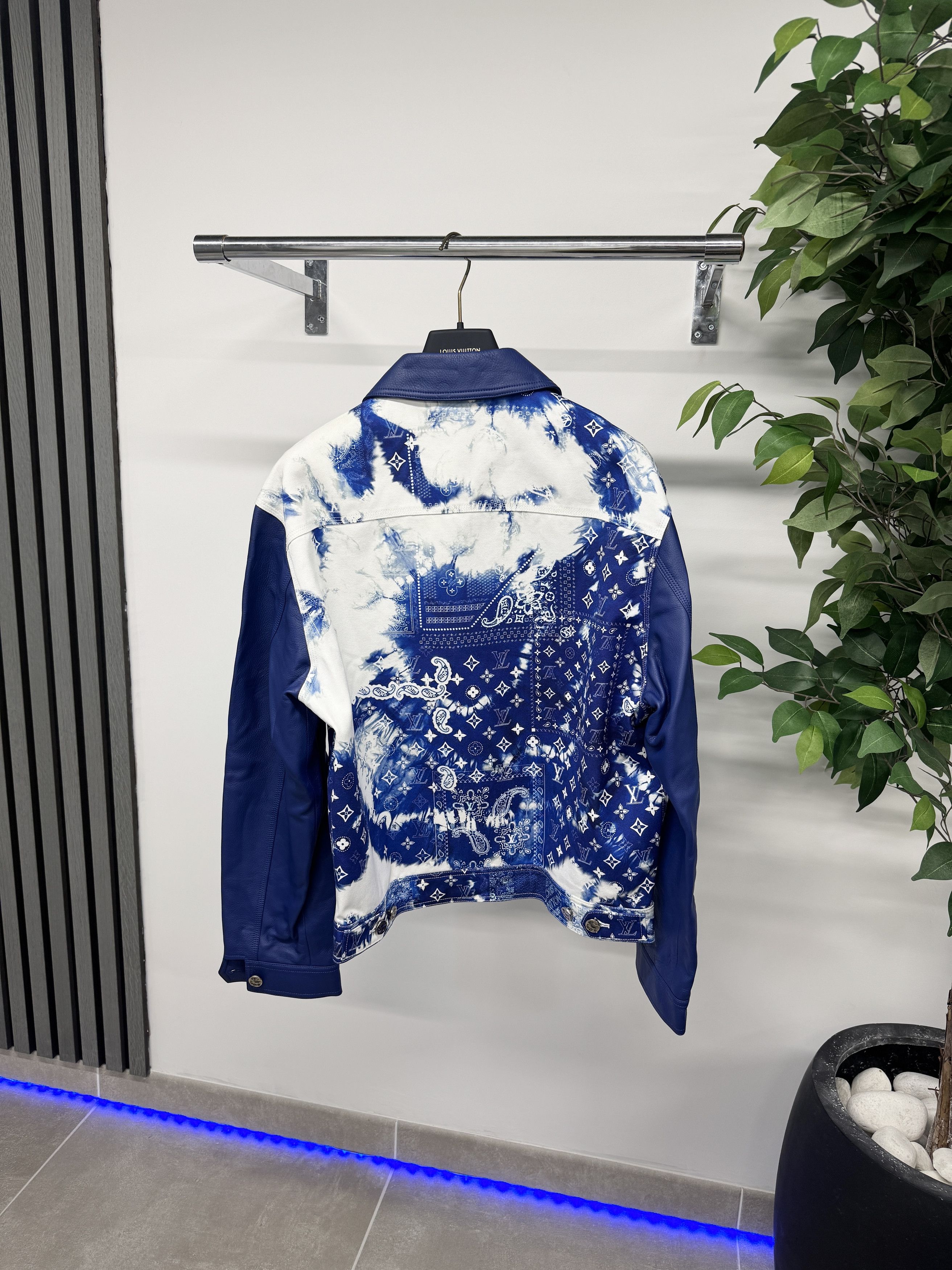 Louis Vuitton Louis Vuitton 1AA4KV Monogram Bandana Jacket RRP £3500 Size US M / EU 48-50 / 2 - 2 Thumbnail
