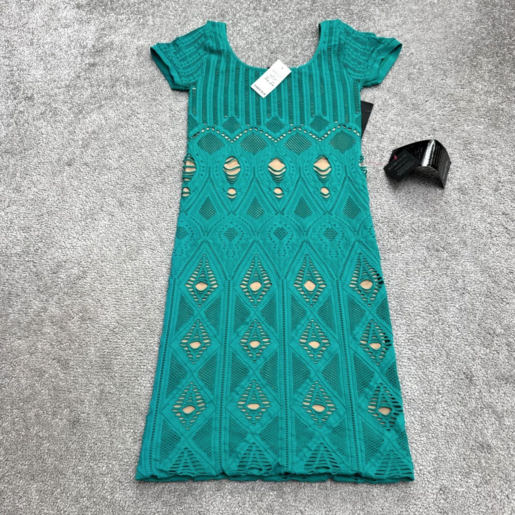 Bebe NWT BeBe Lace Geometric Crochet Bodycon Dress Petite Womens Small US Size Size S / US 4 / IT 40 - 2 Thumbnail