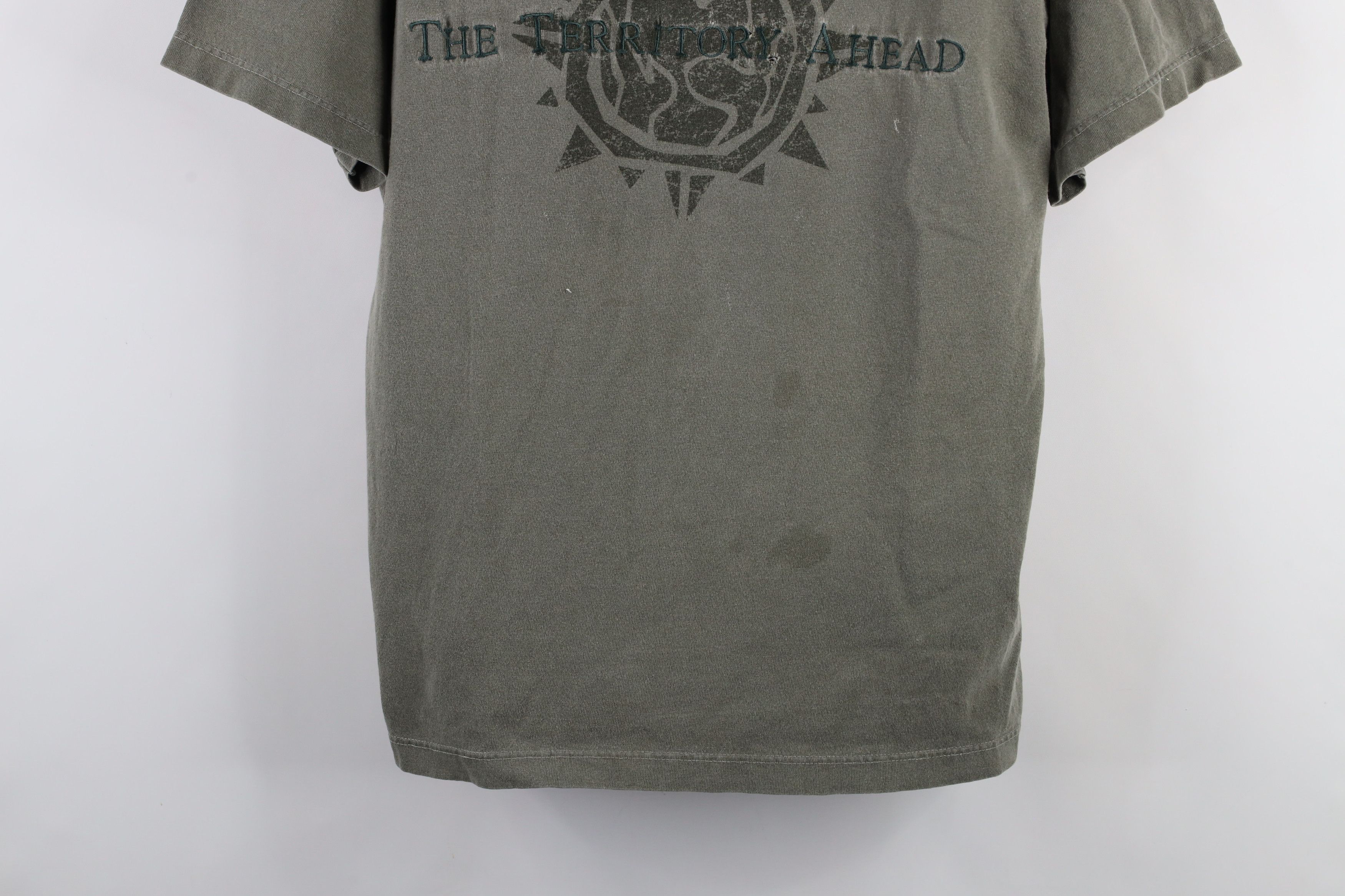 Vintage Vintage 90s The Territory Ahead Tribal Sun T-Shirt Green USA Size US S / EU 44-46 / 1 - 3 Thumbnail