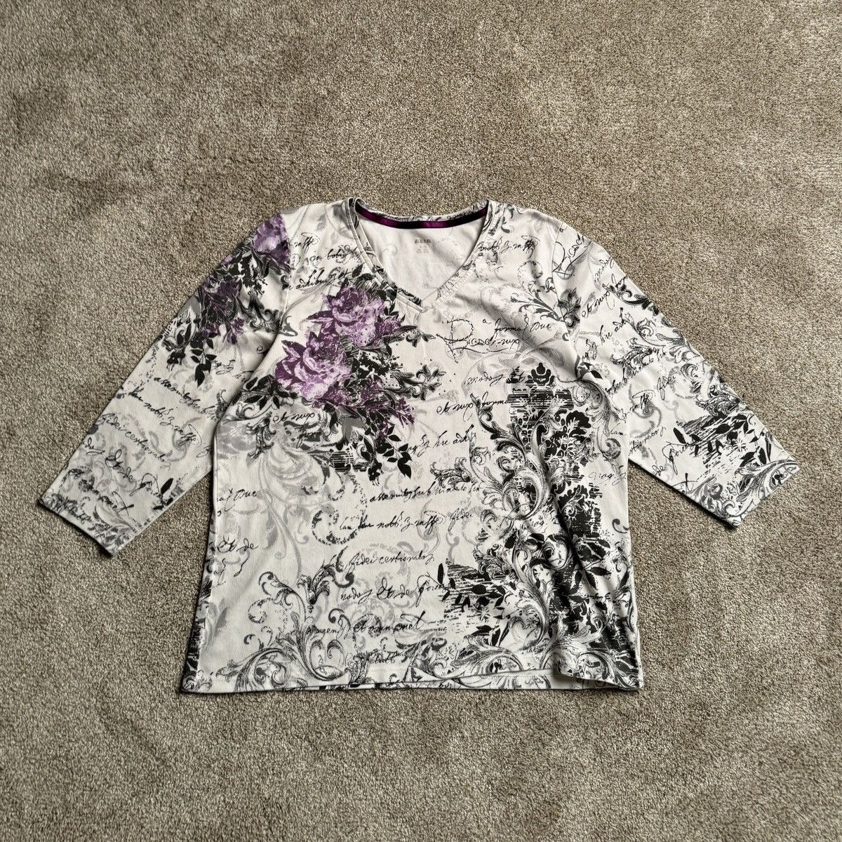 Other ALIA Y2K STYLE “ROSE” RHINESTONE LONG SLEEVE Size XL / US 12-14 / IT 48-50 - 1 Thumbnail