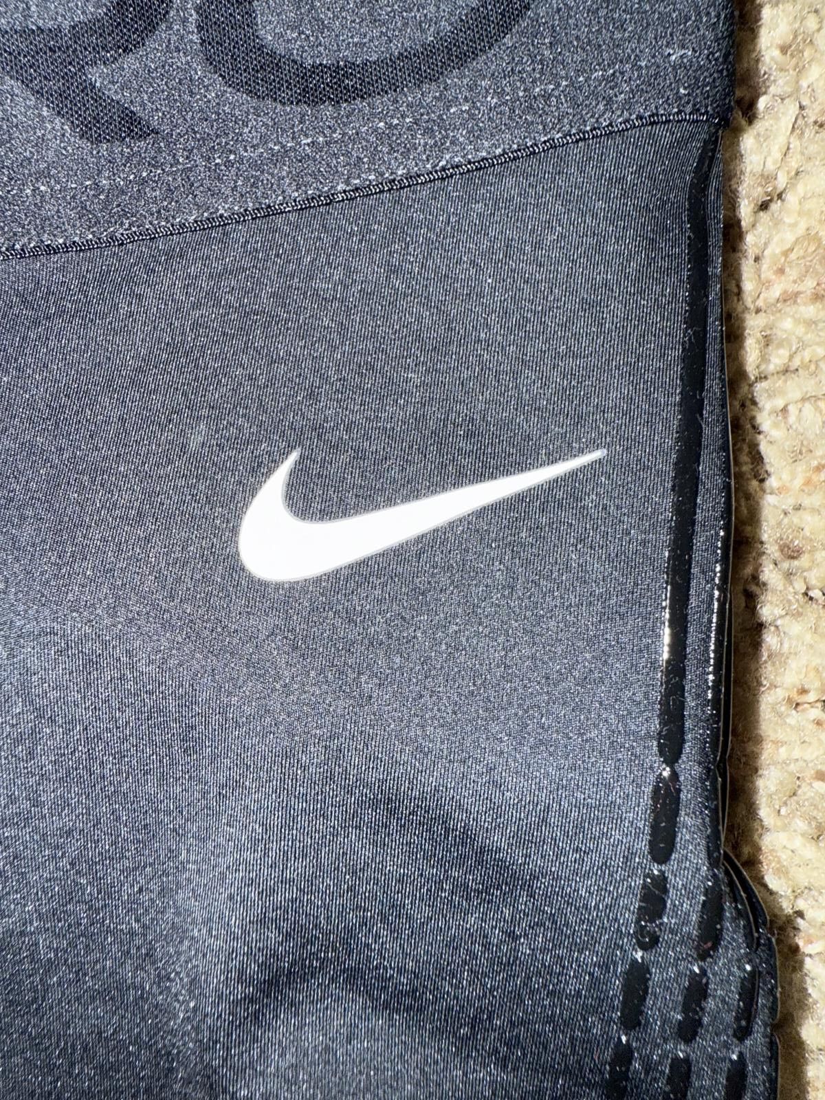 Nike Nike Pro Women's Mid-Rise 3” Biker Shorts Sample Size 28" / US 6 / IT 42 - 3 Thumbnail