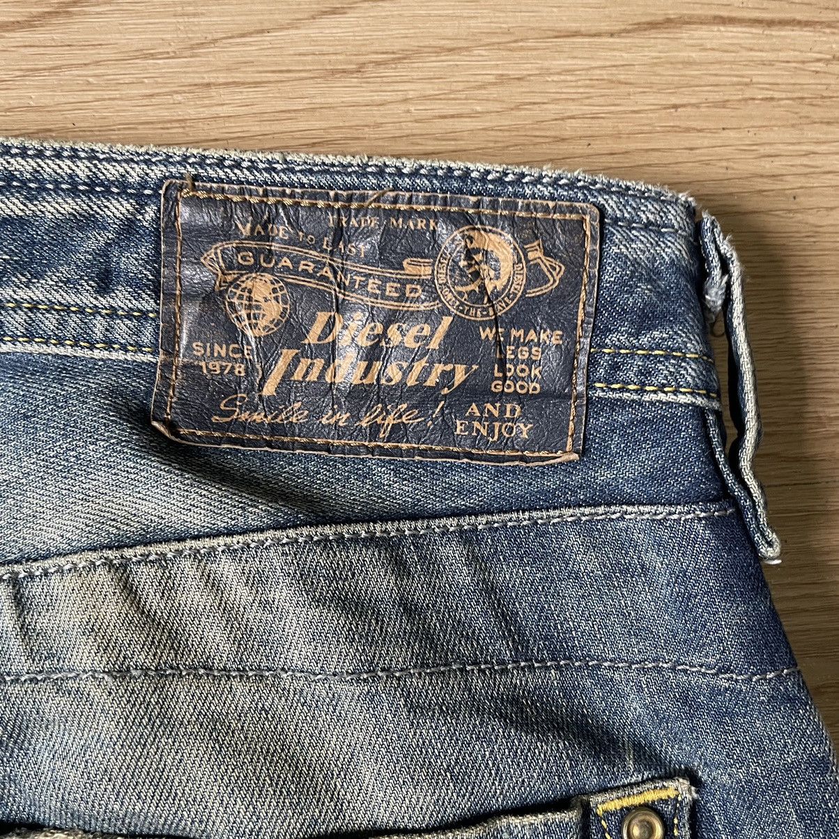 Diesel Vintage Diesel Distressed Straight Cut Faded Mud Wash Denim Size US 32 / EU 48 - 19 Thumbnail