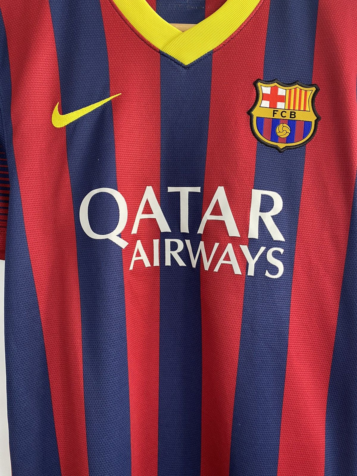 Nike 🇪🇸 F. C. Barcelona 2013 Nike Soccer Jersey T-Shirt Rare Retro Size US S / EU 44-46 / 1 - 4 Thumbnail