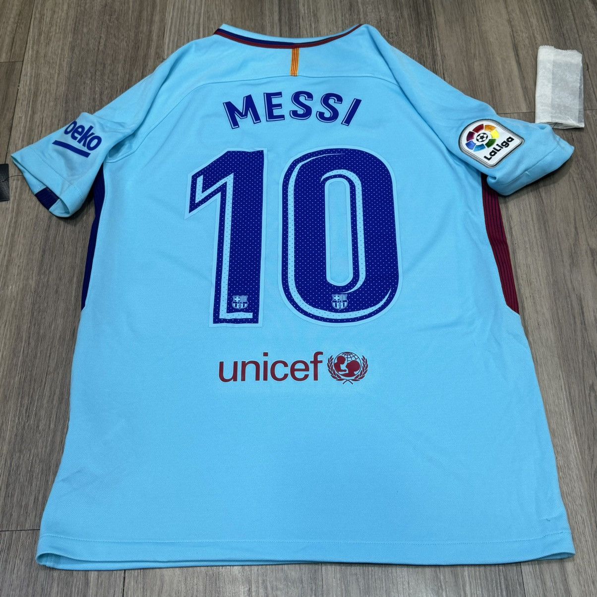 Nike (Youth size) Barcelona 17/18 away shirt #10 Messi (bnwt) Size US XS / EU 42 / 0 - 2 Thumbnail