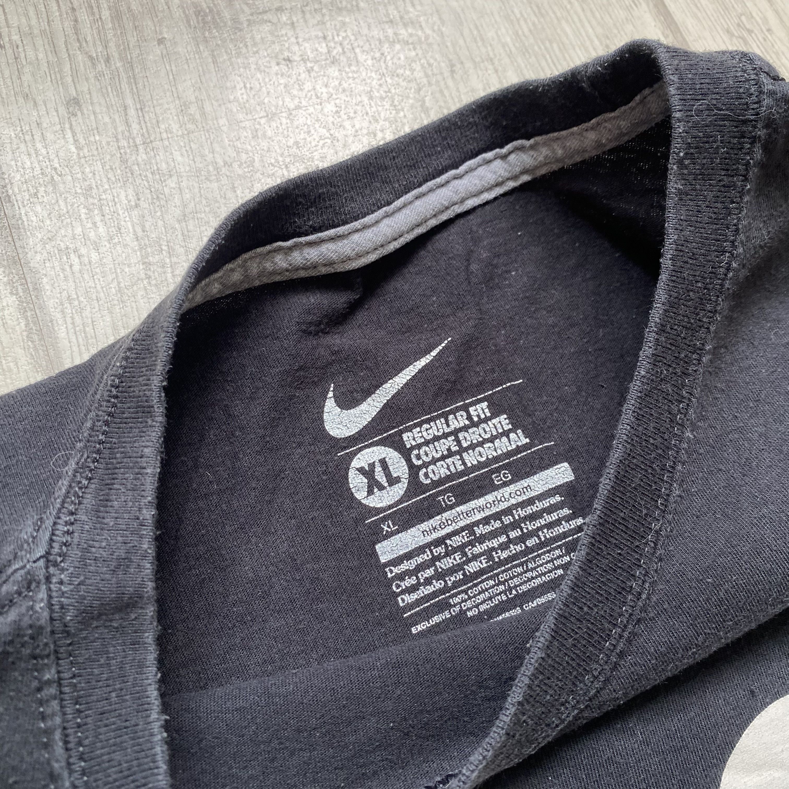Nike 🐍 Vintage 00s Nike Big logo tee Black Out Drill Swoosh Size US L / EU 52-54 / 3 - 6 Thumbnail