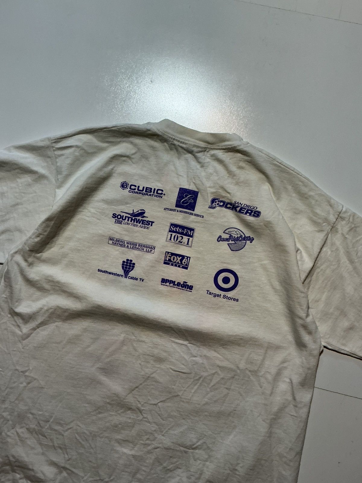 Fruit Of The Loom Vintage 90s Levis Casual Day United Single Stitch T-Shirt Size US XL / EU 56 / 4 - 4 Thumbnail