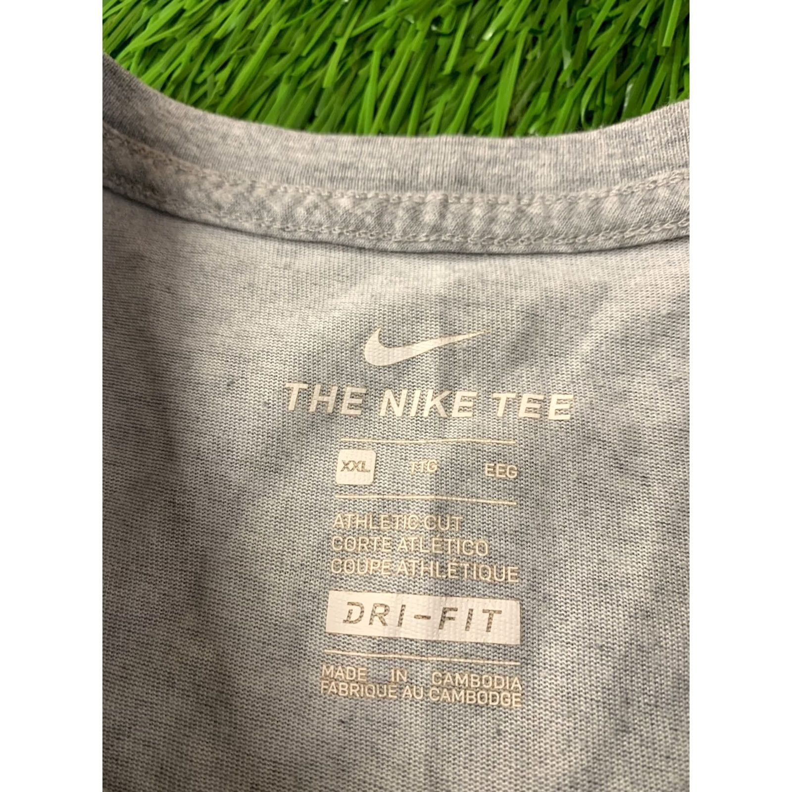 Nike NIKE DRI-FIT ORIGINAL 2018 MEN TRAINING SHIRT JERSEY TEE XXL Gray Nike Dri-Fit Training Jersey Tee Short Sleeve Crew Neck Men XXL 2018 Sports CrossFit Size US XXL / EU 58 / 5 - 6 Thumbnail