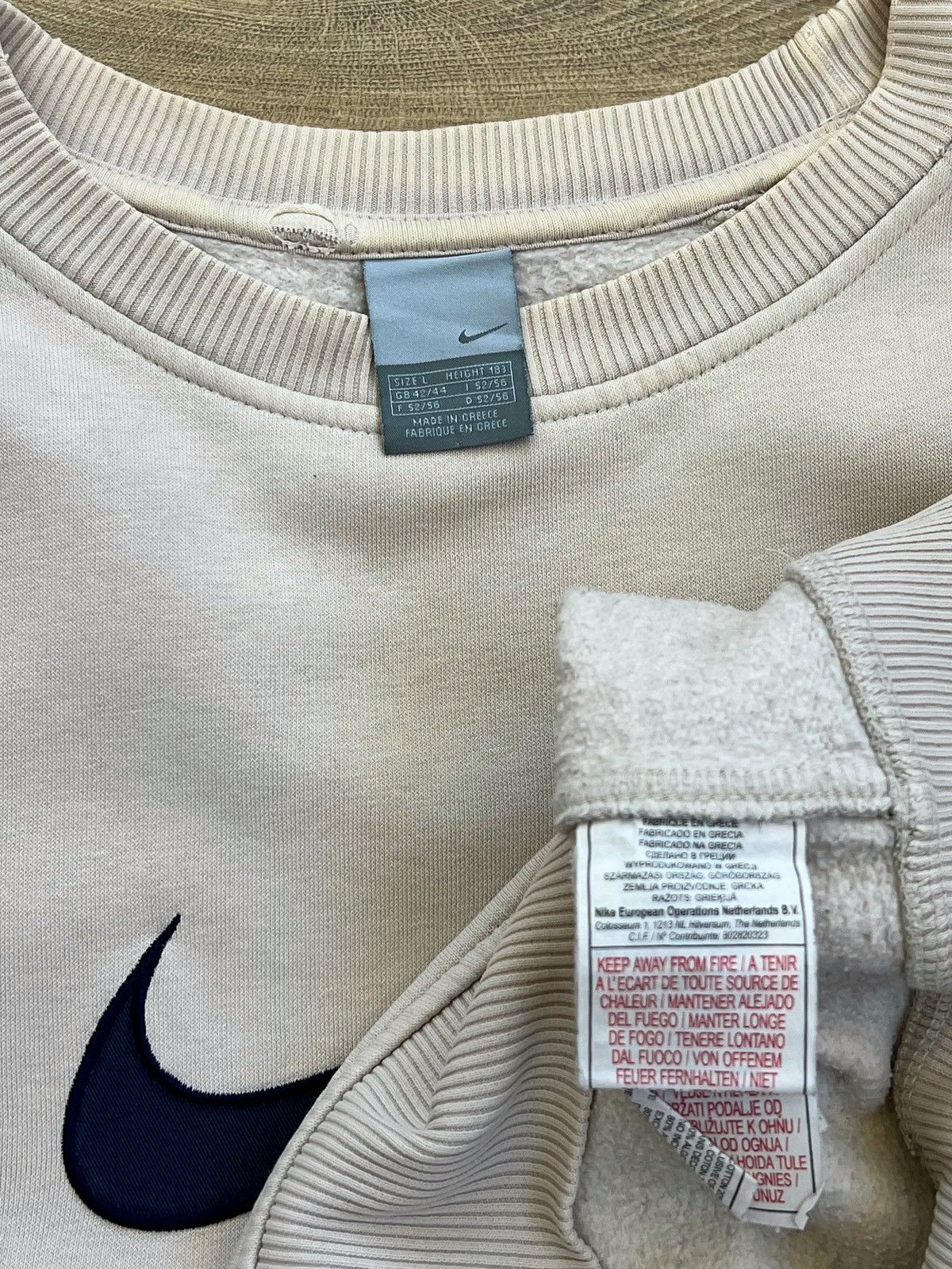 Nike 80s Nike Vintage Sweatshirt Center Logo Y2K 90s Rare Size US L / EU 52-54 / 3 - 3 Thumbnail
