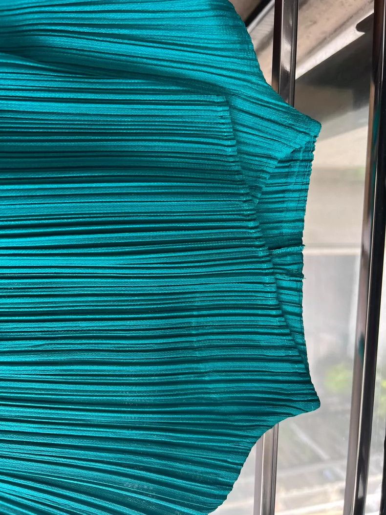 Issey Miyake Issey Miyake size:4 Emerald pleated small high-neck coat Size S / US 4 / IT 40 - 5 Thumbnail