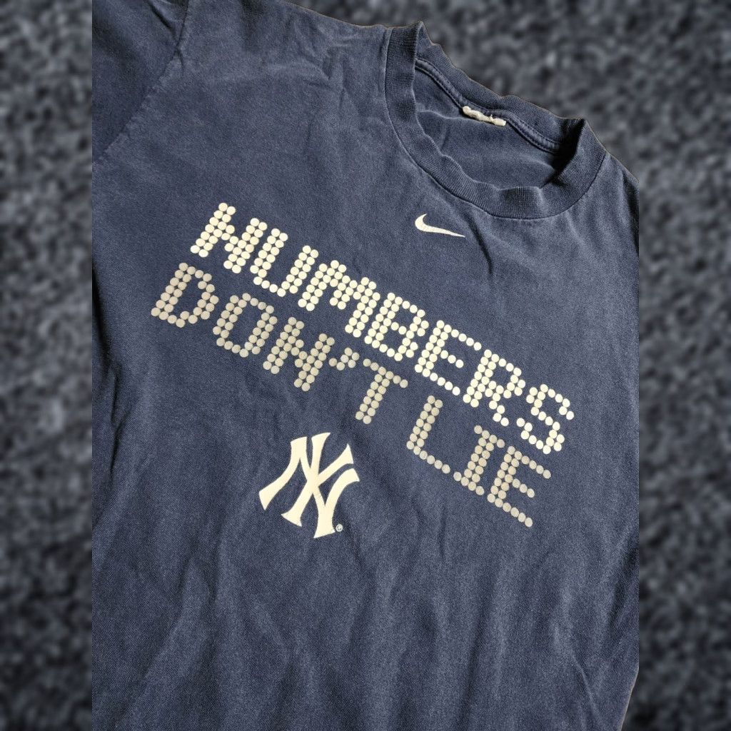 Nike VINTAGE Nike NY Yankees MLB T Shirt World Series Double Sided Short Sleeve Crew Neck Men M Blue 2000s Logo Baseball Size US M / EU 48-50 / 2 - 1 Thumbnail