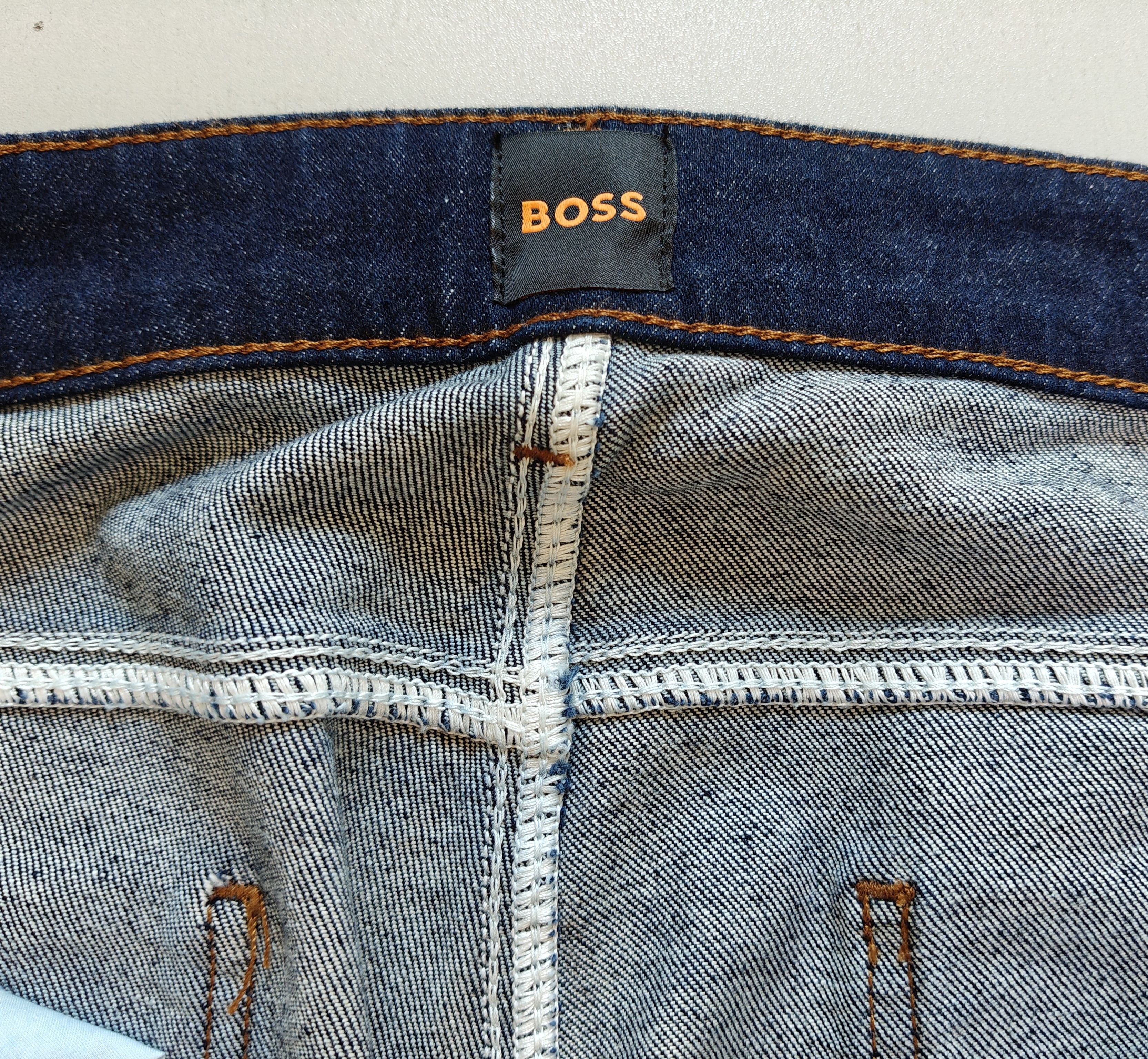 Hugo Boss HUGO BOSS Regular fit Men's Jeans Free Shipping T/6133 Size US 36 / EU 52 - 9 Thumbnail