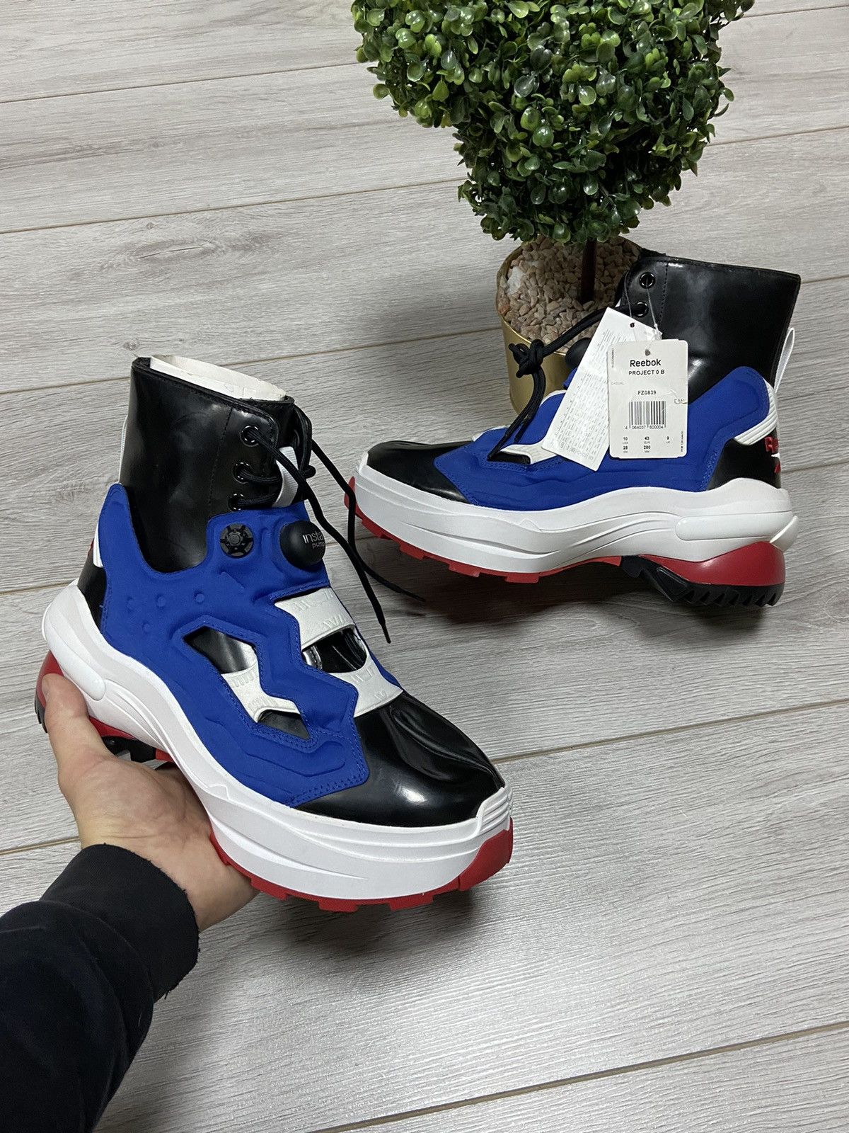 Maison Margiela x Tabi InstaPump Reebok high sneakers