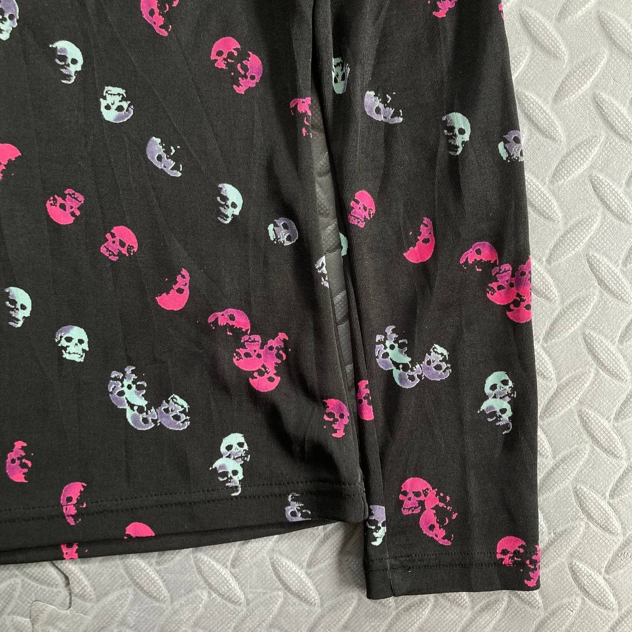 Hysteric Glamour Vintage 90’s Skulls Print Mesh Long sleeves Top Size XS / US 0-2 / IT 36-38 - 10 Thumbnail