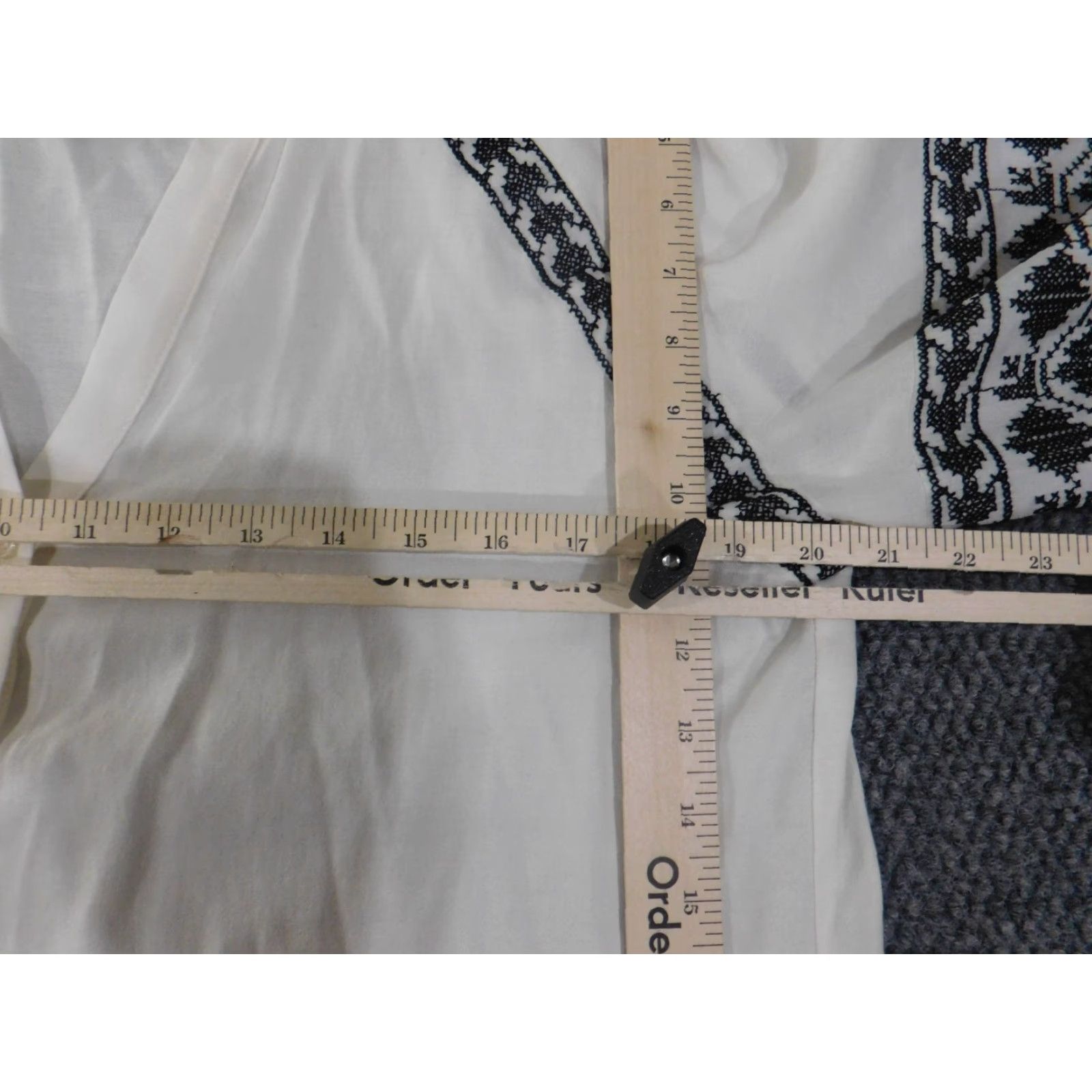 Zara Zara Womens Button-Up Shirt V-Neck Geometric White Small Casual Long Sleeve Regular Fit Stretch Knit Viscose Basic Summer Winter Womens Size S / US 4 / IT 40 - 6 Thumbnail