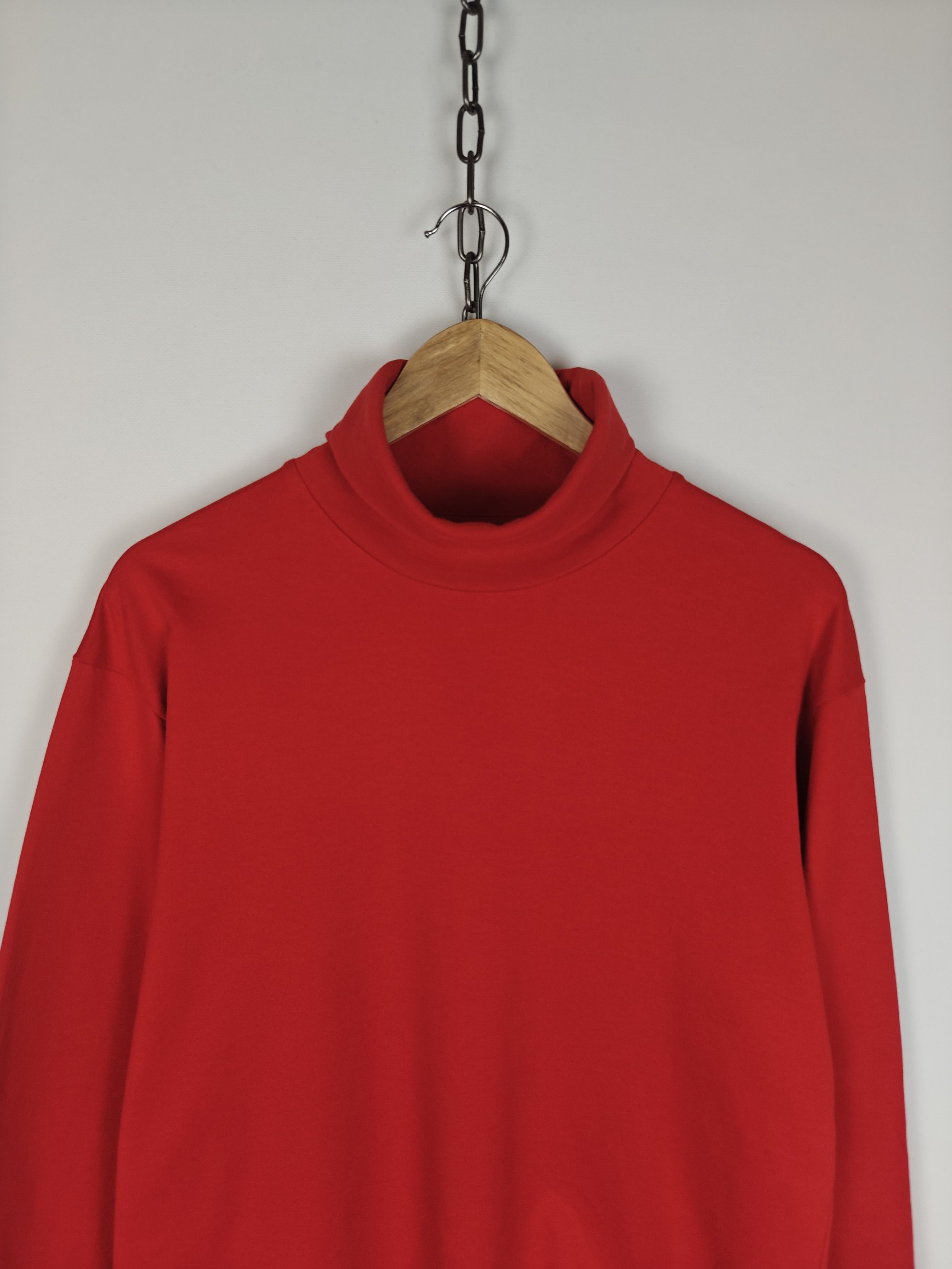 Uniqlo Uniqlo Turtleneck Sweatshirt Red Pullover size S Size US S / EU 44-46 / 1 - 2 Thumbnail