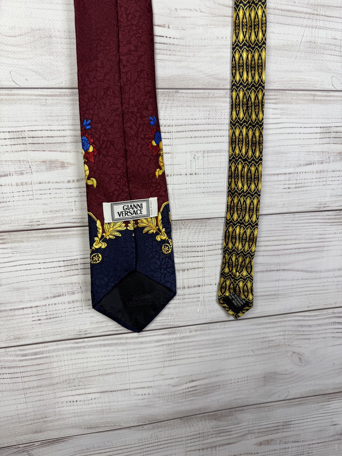 Versace GIANNI VERSACE TIE FULL LOGO 100% SILK LUXURY Size ONE SIZE - 4 Thumbnail