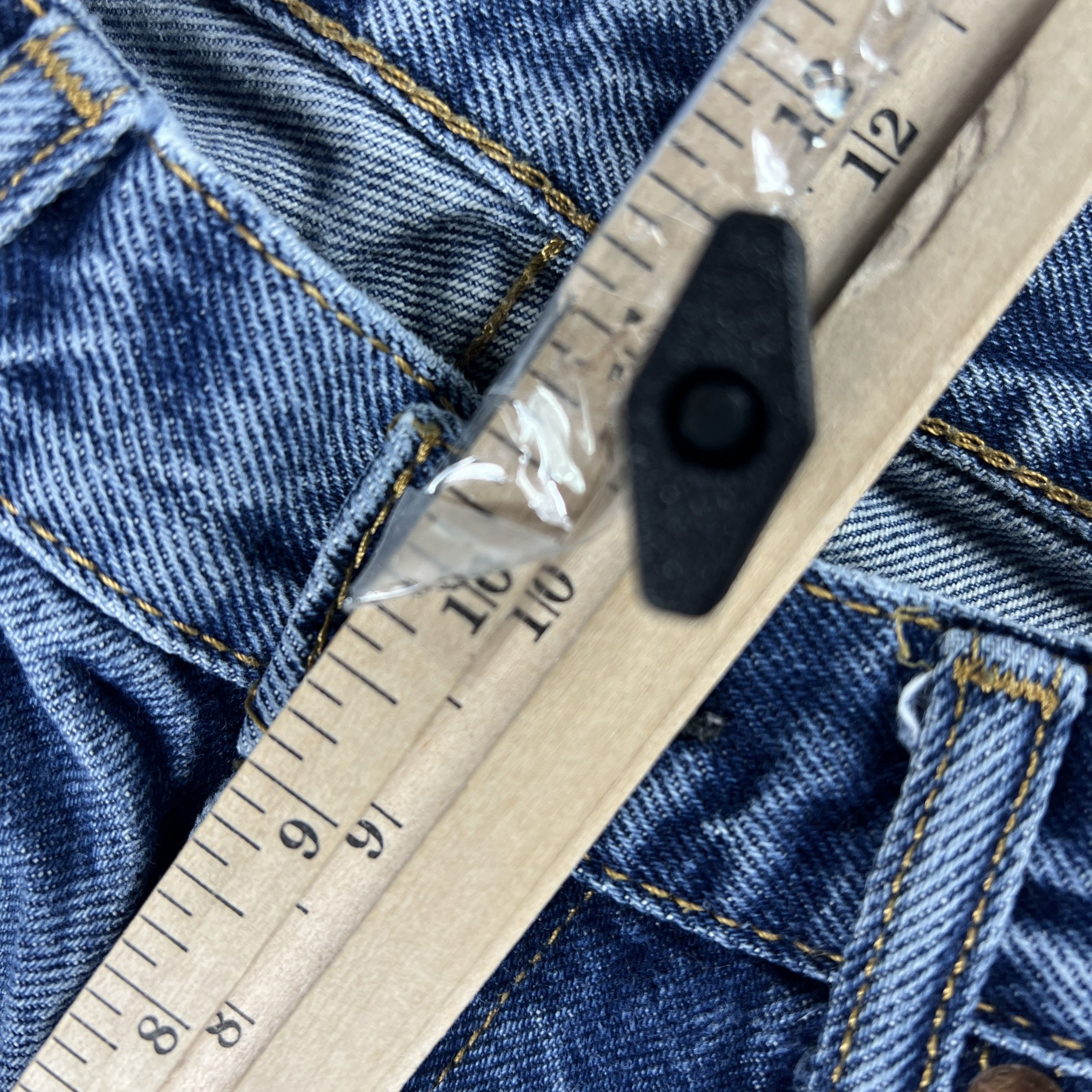 Levi's Levi's Jean Shorts 550 Relaxed Bermuda Cut Off Cotton Jorts Size US 33 - 17 Thumbnail