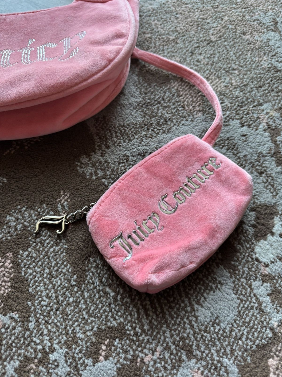 Juicy Couture Juicy Coutre Velour Big logo Pink Y2K shoulder bag Size ONE SIZE - 6 Thumbnail
